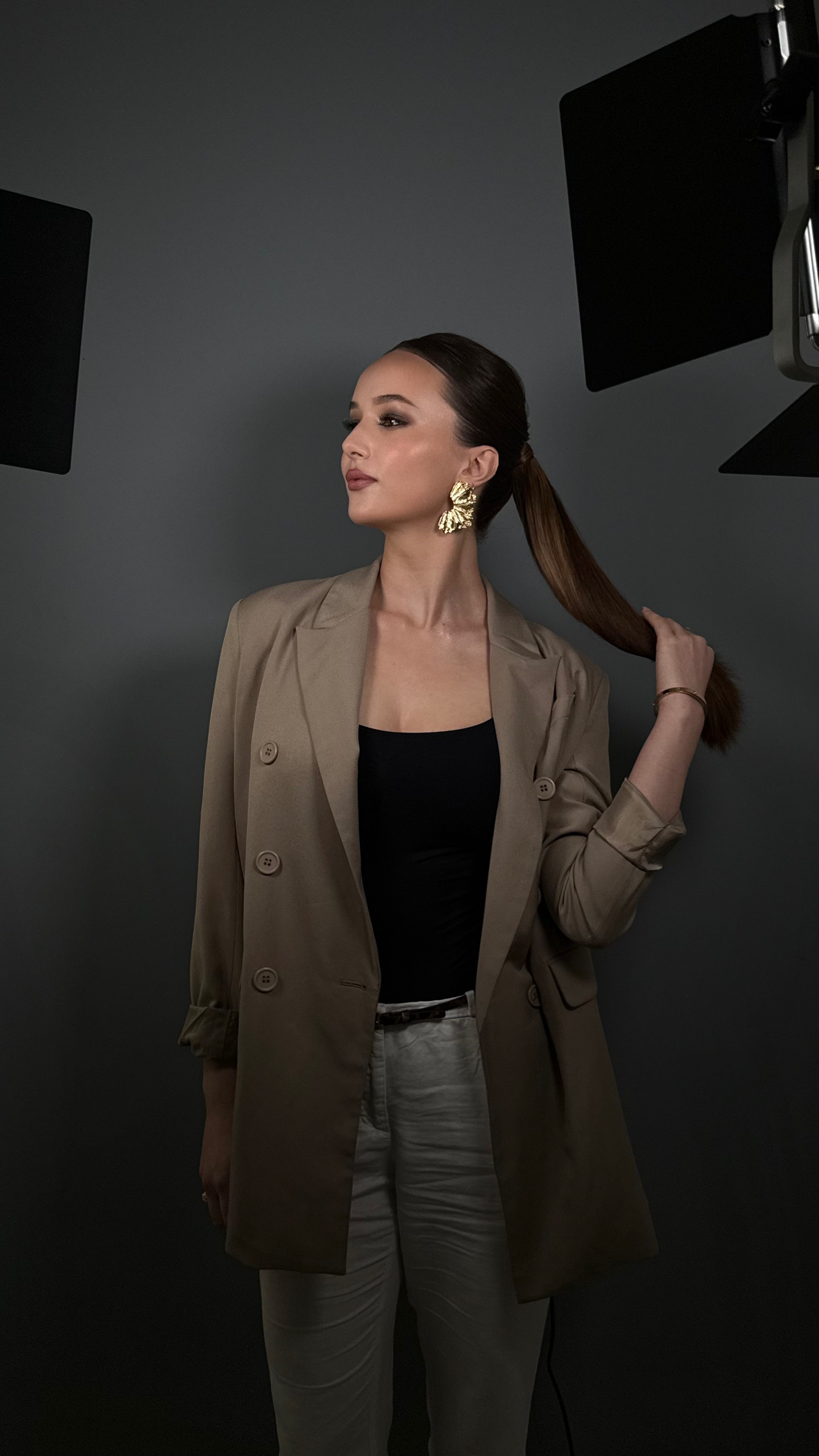 Образы. Студия визажистов, стилистов по прическам, бровистов и мастеров по ресницам