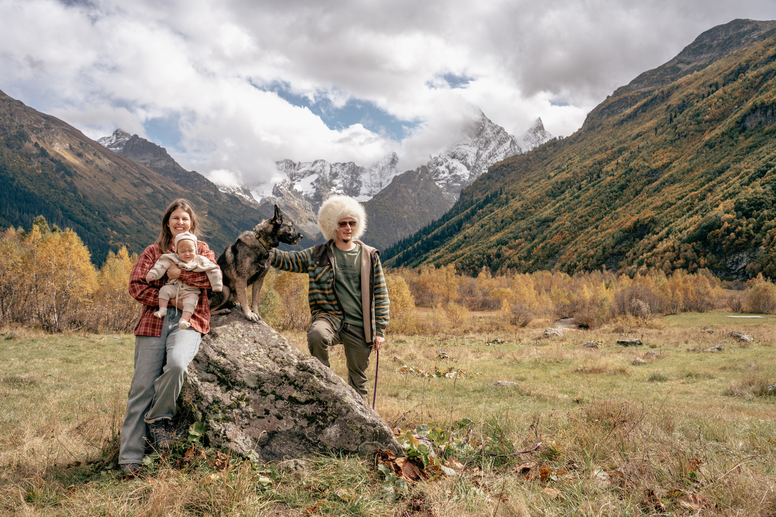 Семейная фотосессия в Домбае. Фотограф КМВ|ГОРЫ Пятигорск Железноводск Ессентуки Кисловодск Домбай Архыз Эльбрус