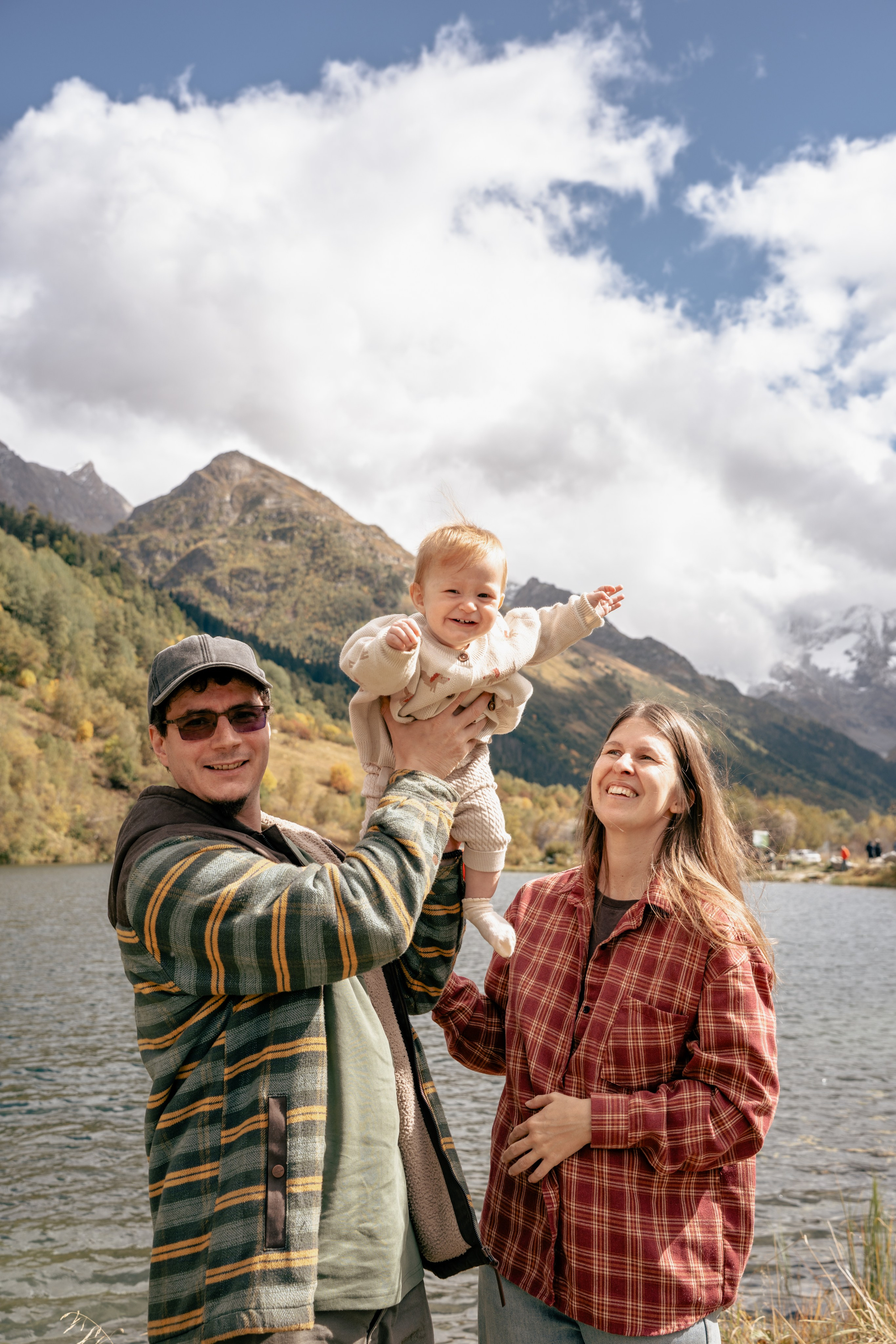 Семейная фотосессия в Домбае. Фотограф КМВ|ГОРЫ Пятигорск Железноводск Ессентуки Кисловодск Домбай Архыз Эльбрус