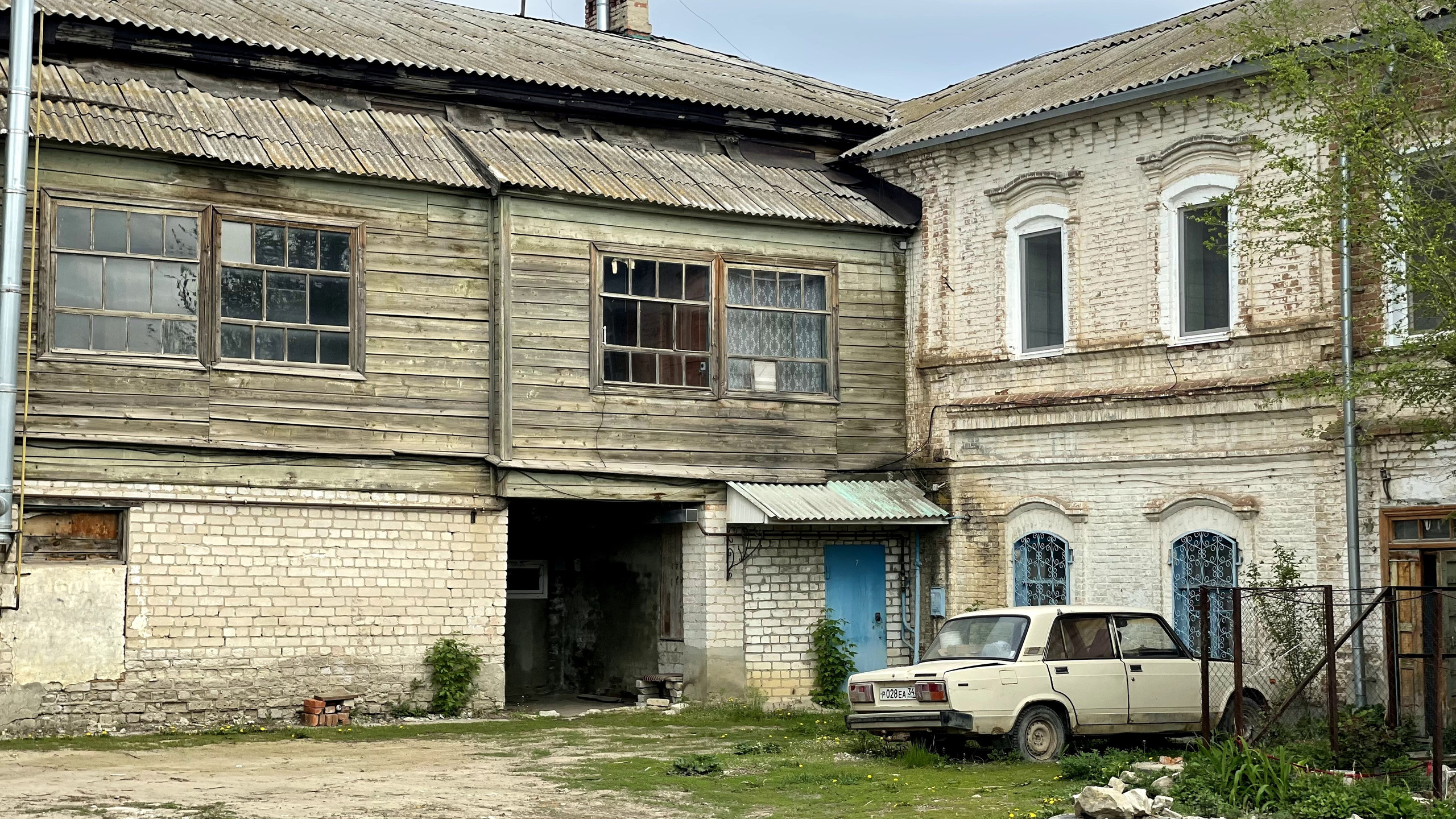 20 074 Ретро двор. ВИЗУАЛЬНЫЕ И ЗВУКОВЫЕ РЕШЕНИЯ ДЛЯ БИЗНЕСА И СЪЁМОК ТЕЛЕТЕЛА