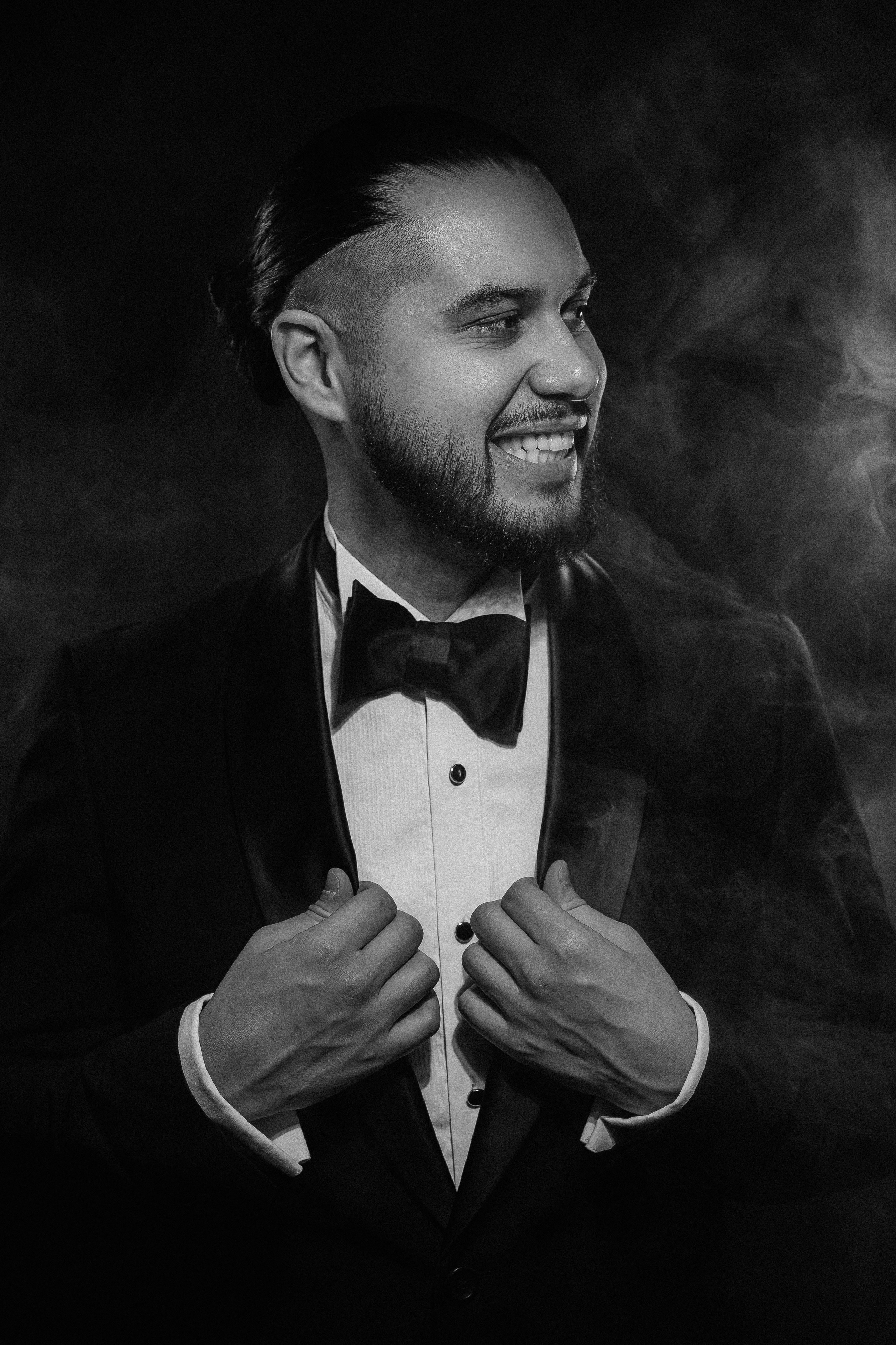 Мужская фотосессия в Тбилиси ведущий Руслан Мугинов. Свадебный фотограф Грузия Тбилиси