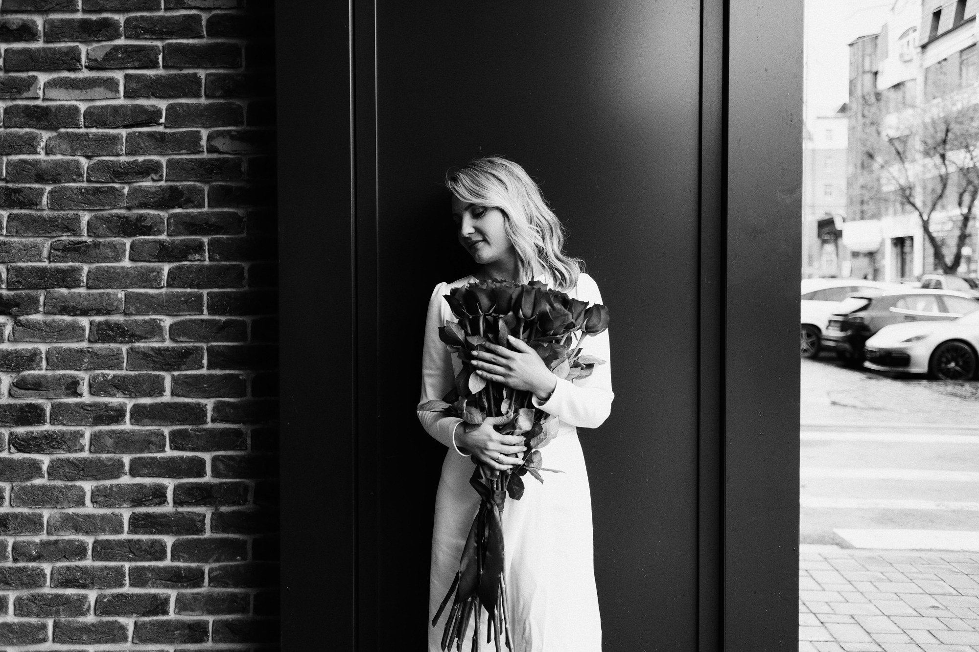 Свадебная фотосессия Дмитрия и Марии в Тюмени — Идеи для съемки в ЗАГСе и городе. Портретный фотограф Тюмень Дарья Мустафина