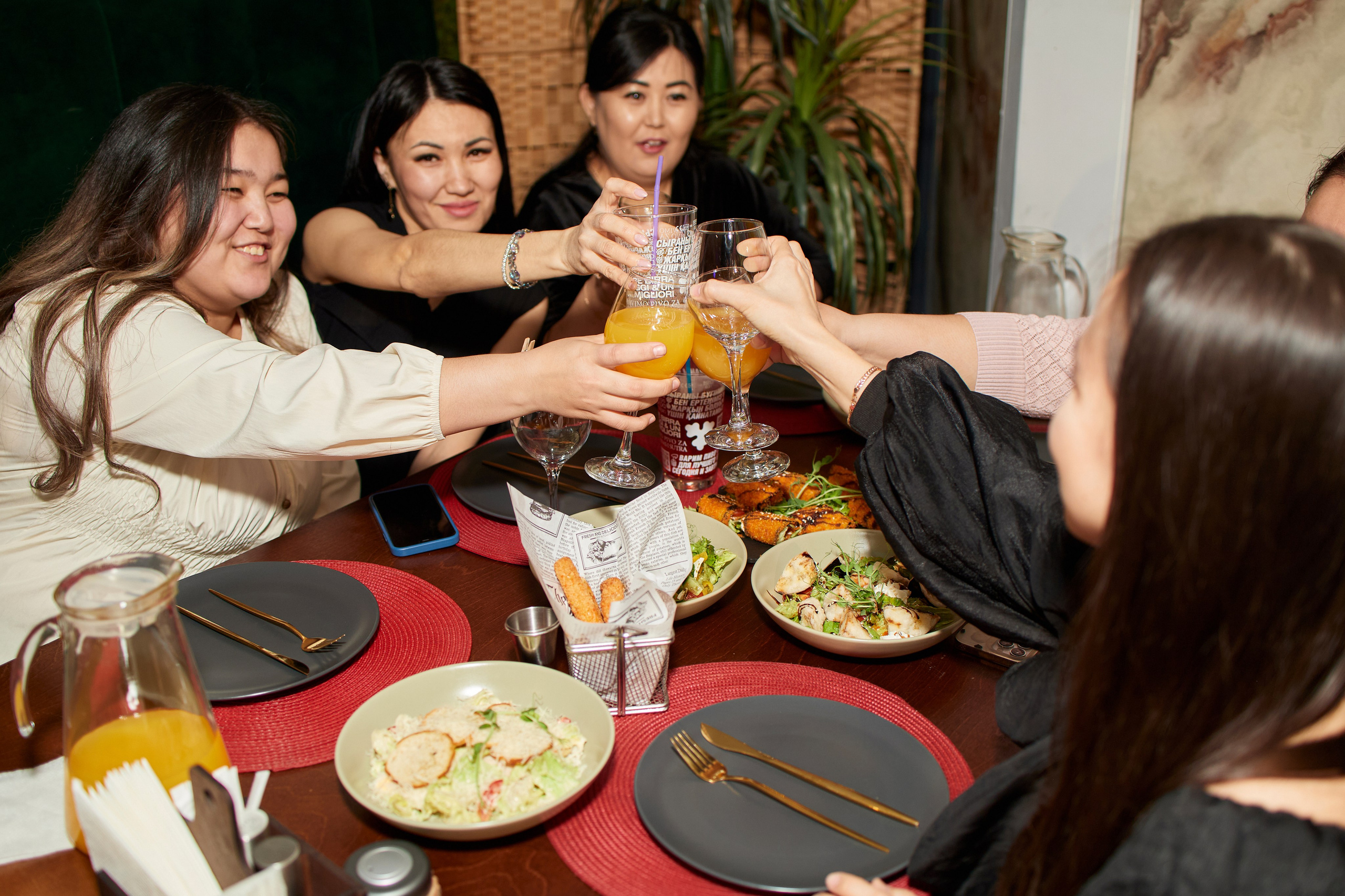 MAXIM & DAMIR | FOREST BAR | 8 МАРТА! 2-й вечер. Главная