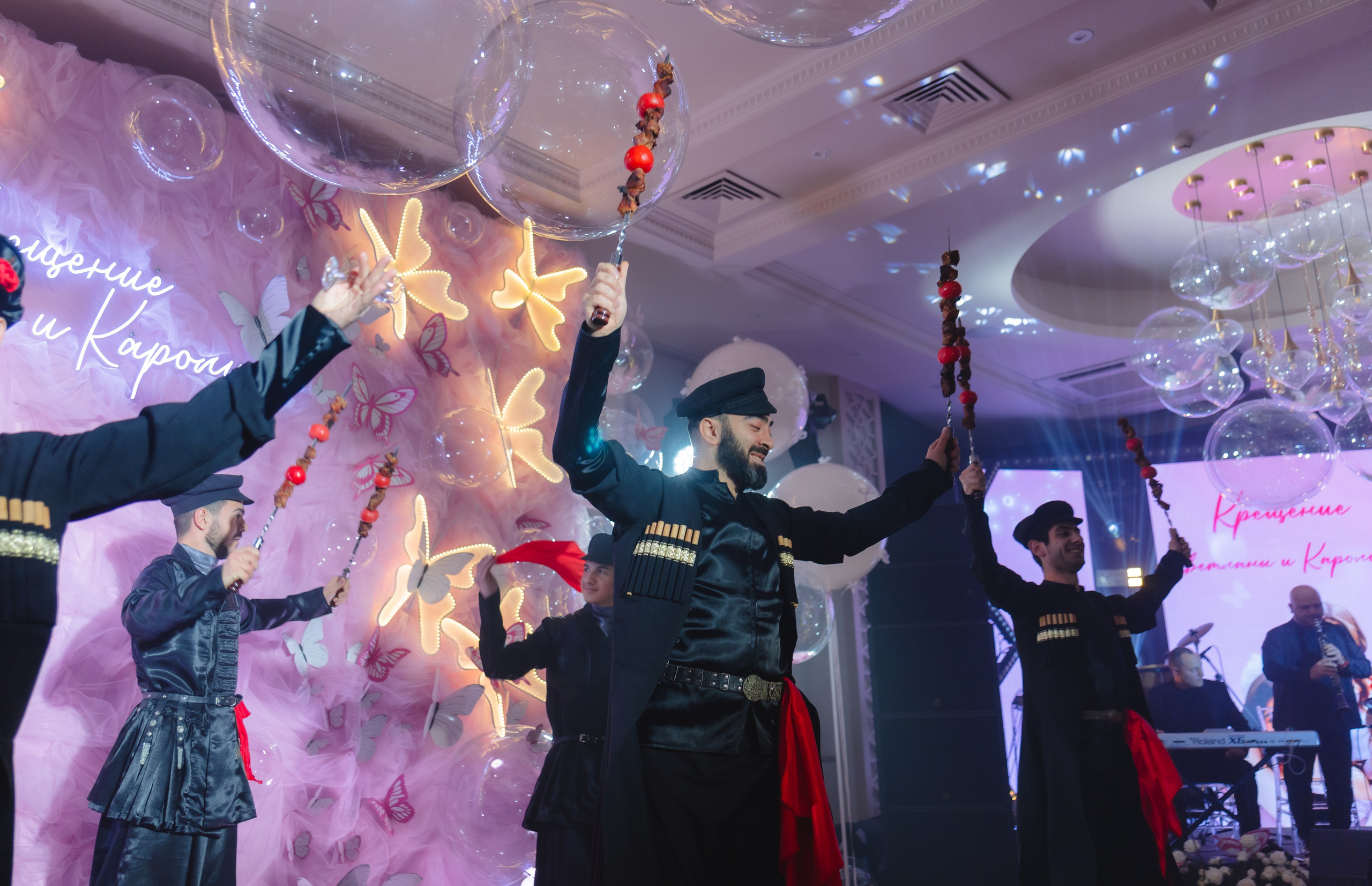 Крещение Светлана и Каролина. Фотограф Астафьева Мария