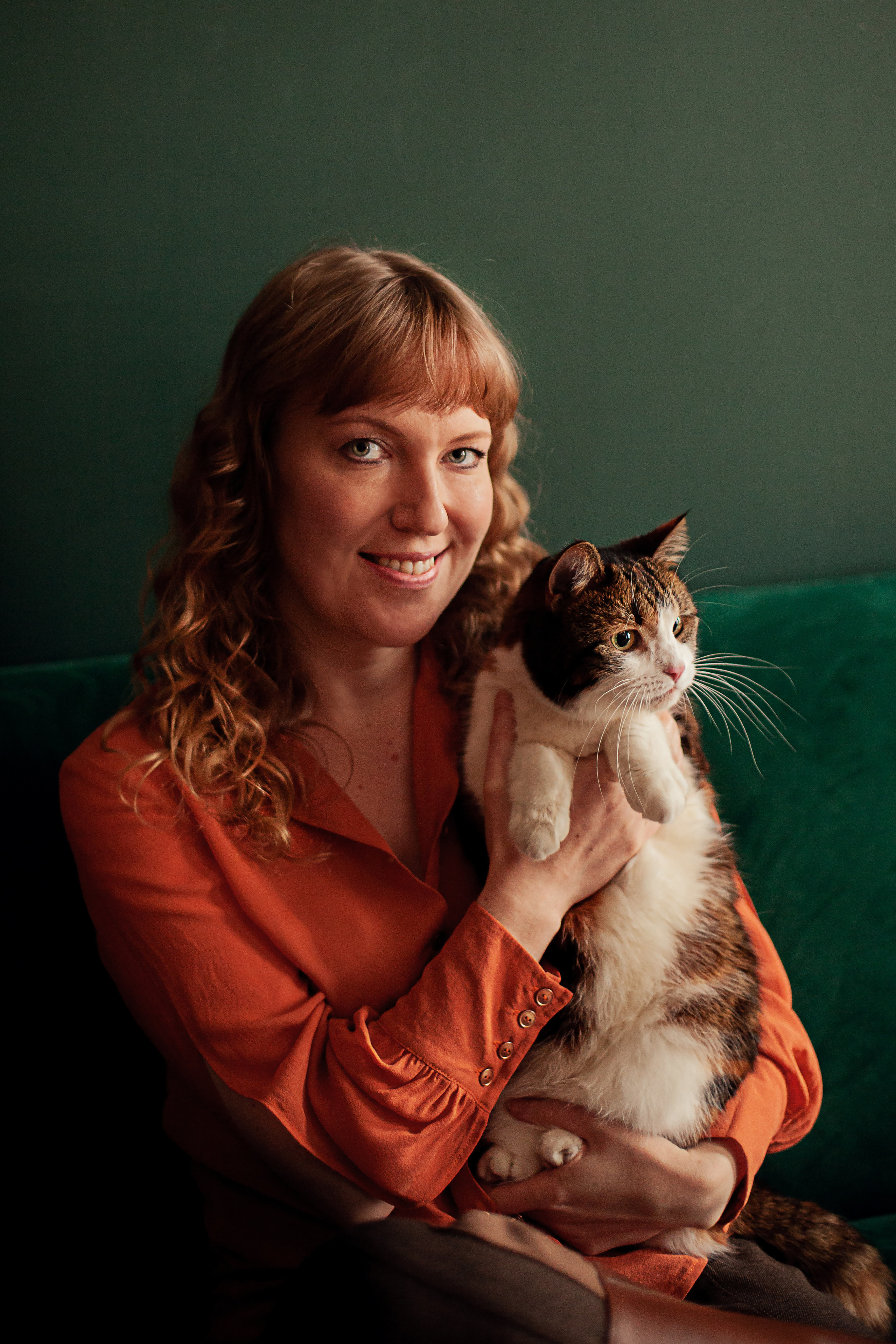 Ольга и ее кошечка Кася. Фотограф Наталья Яковлева, Санкт-Петербург. Семьи, ньюборн, крещения