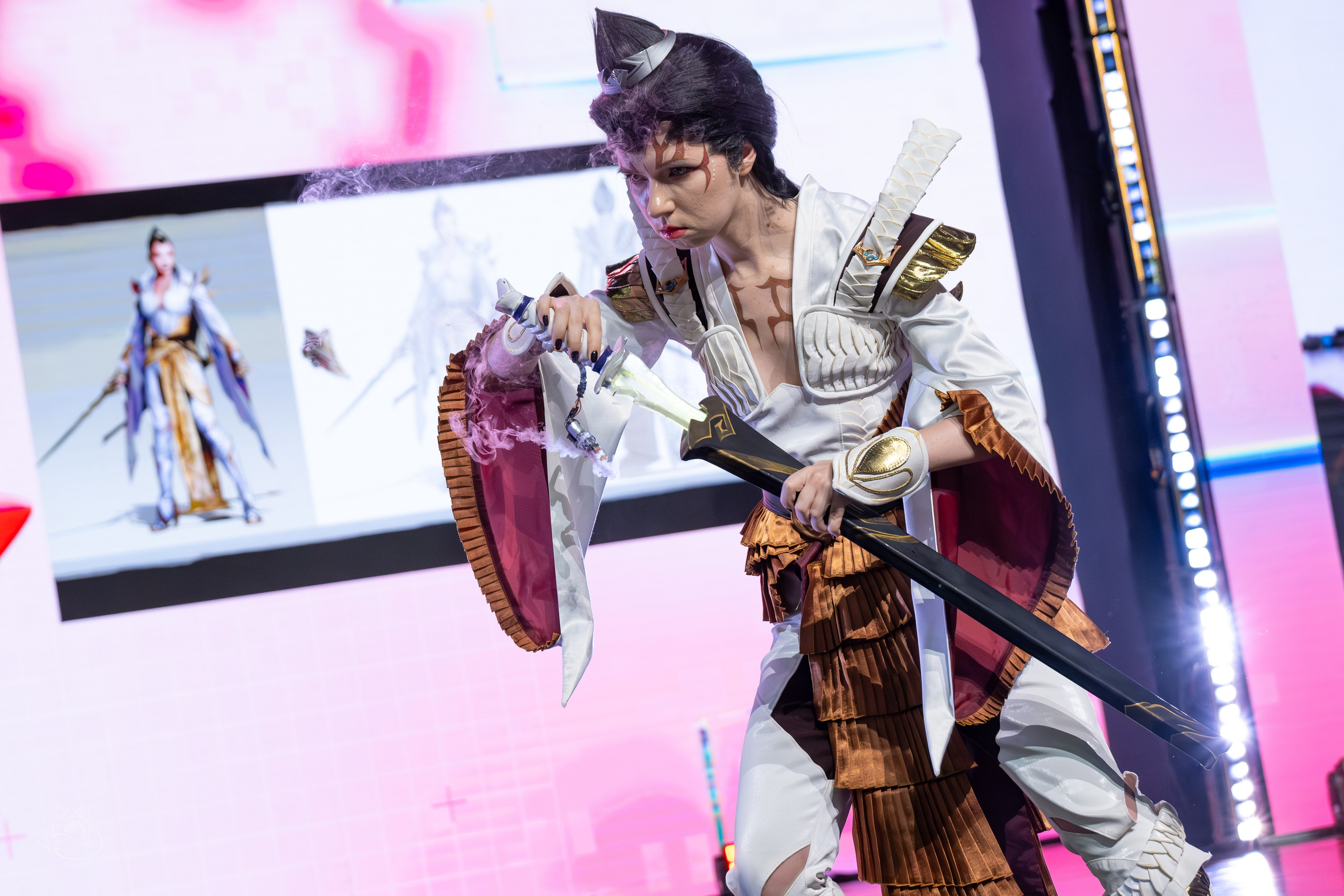 Сцена РЭД ЭКСПО 2024. Косплей фотограф