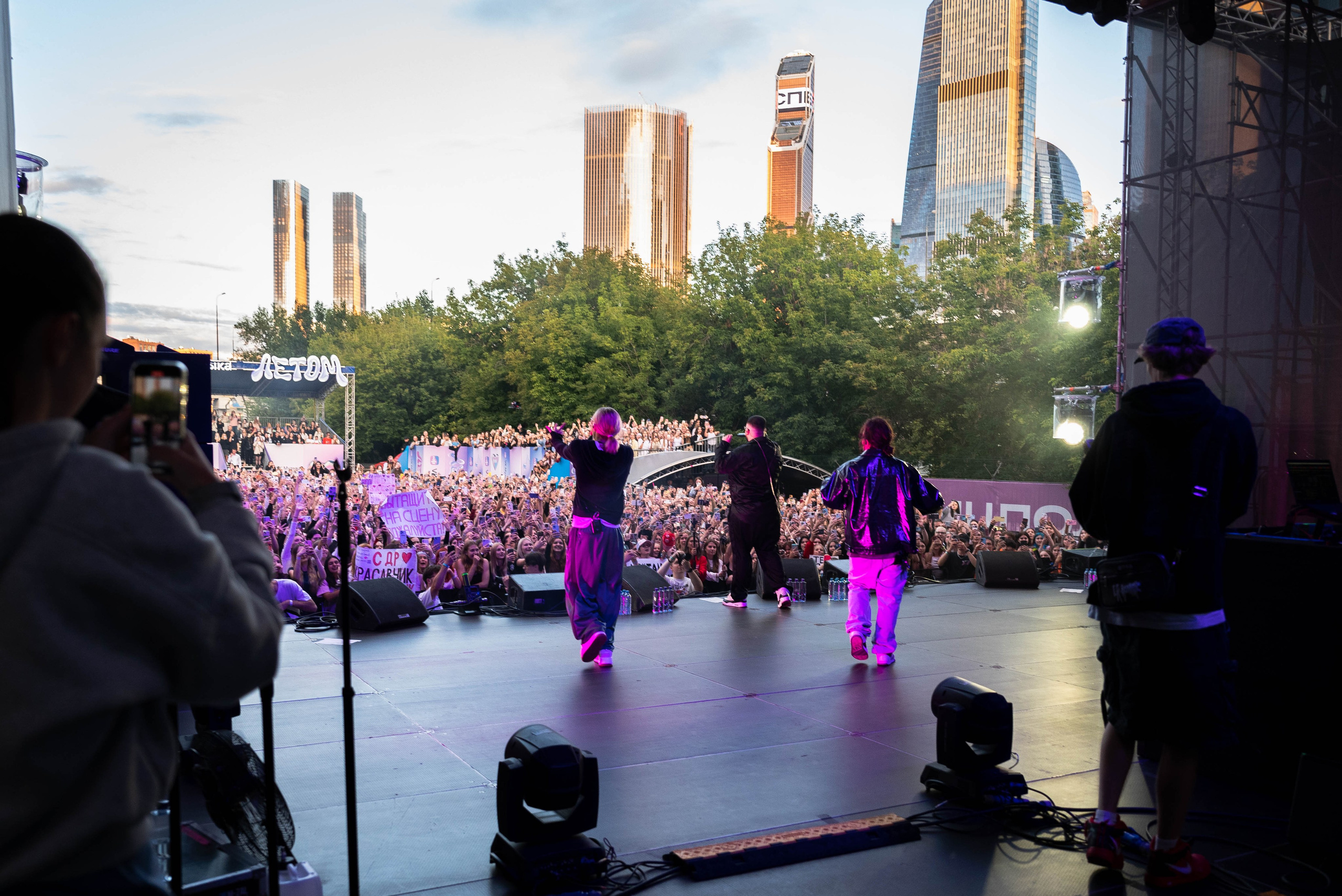 Концерт NKEEI, ARTEM SHILOVETS, UNIQE. Фотограф Нетбай Ксения в Москве Калуге