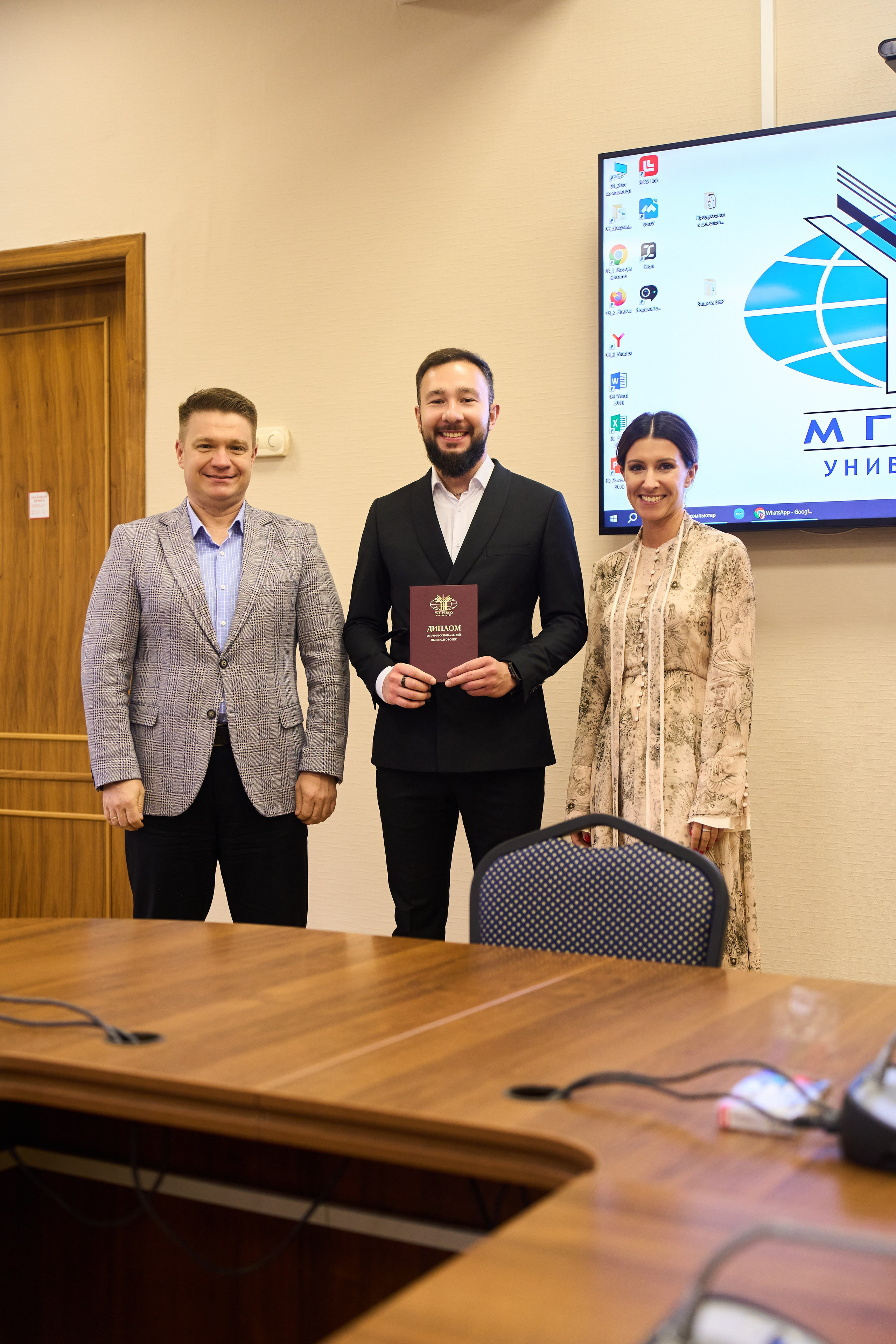 Репортажная съемка выпускников МГИМО. Репортажный фотограф в Москве Вадим Галанин