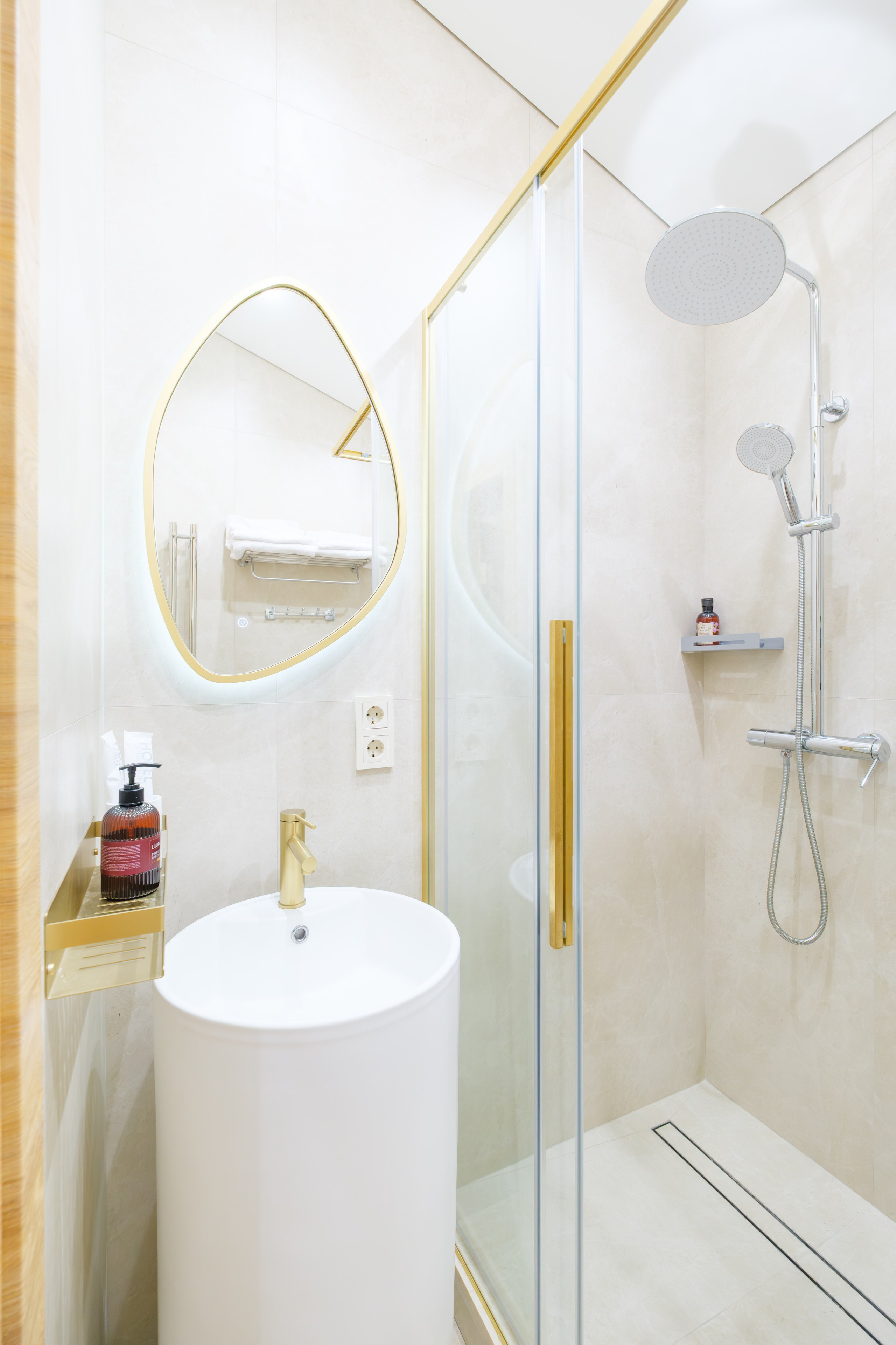 Мини-отель «Larix Hill» Терскол. Фотограф на Эльбрусе • Роман Шатхин