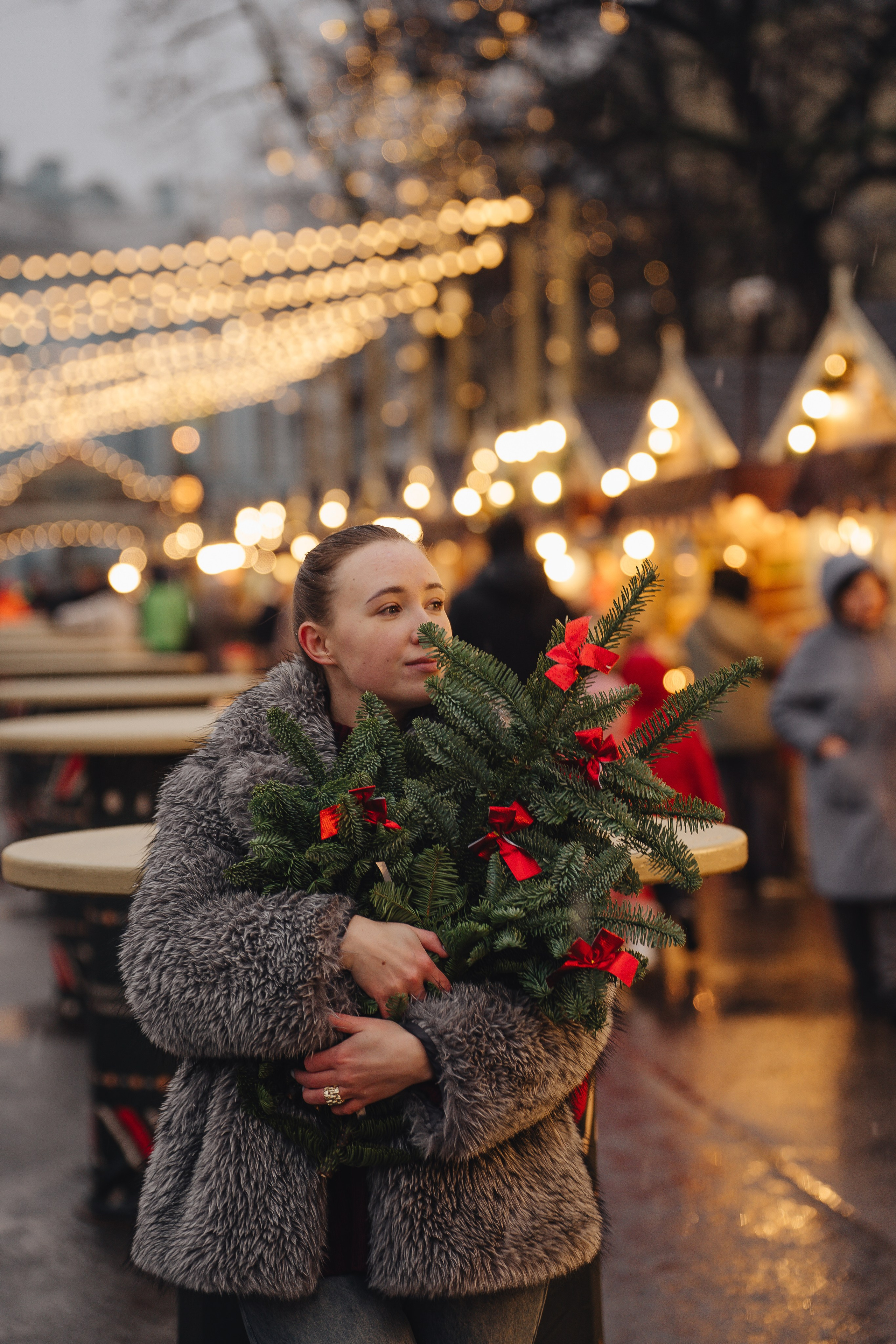 ПРОГУЛКА НА МАНЕЖНОЙ ПЛОЩАДИ ДЛЯ ДЕВУШКИ ПЕРЕД НОВЫМ ГОДОМ (НОВОГОДНЯЯ ФОТОСЕССИИЯ НА МАНЕЖНОЙ ПЛОЩАДИ). Профессиональный фотограф, Санкт-Петербург — Виктория Богомолова