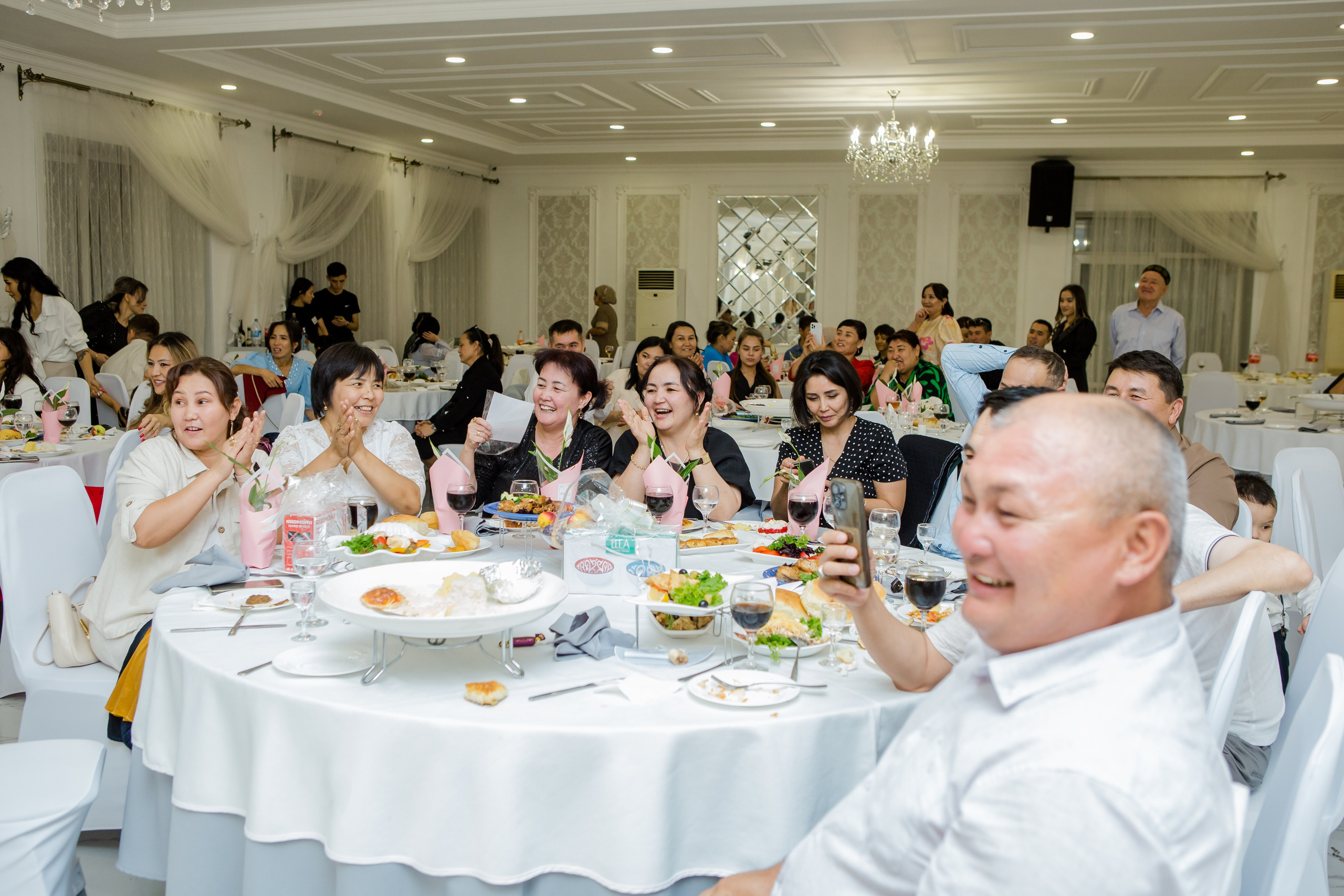 QYZ UZATU ZHADYRA. Свадебный и репортажный фотограф в Астане T.Yertay «Nomad media»