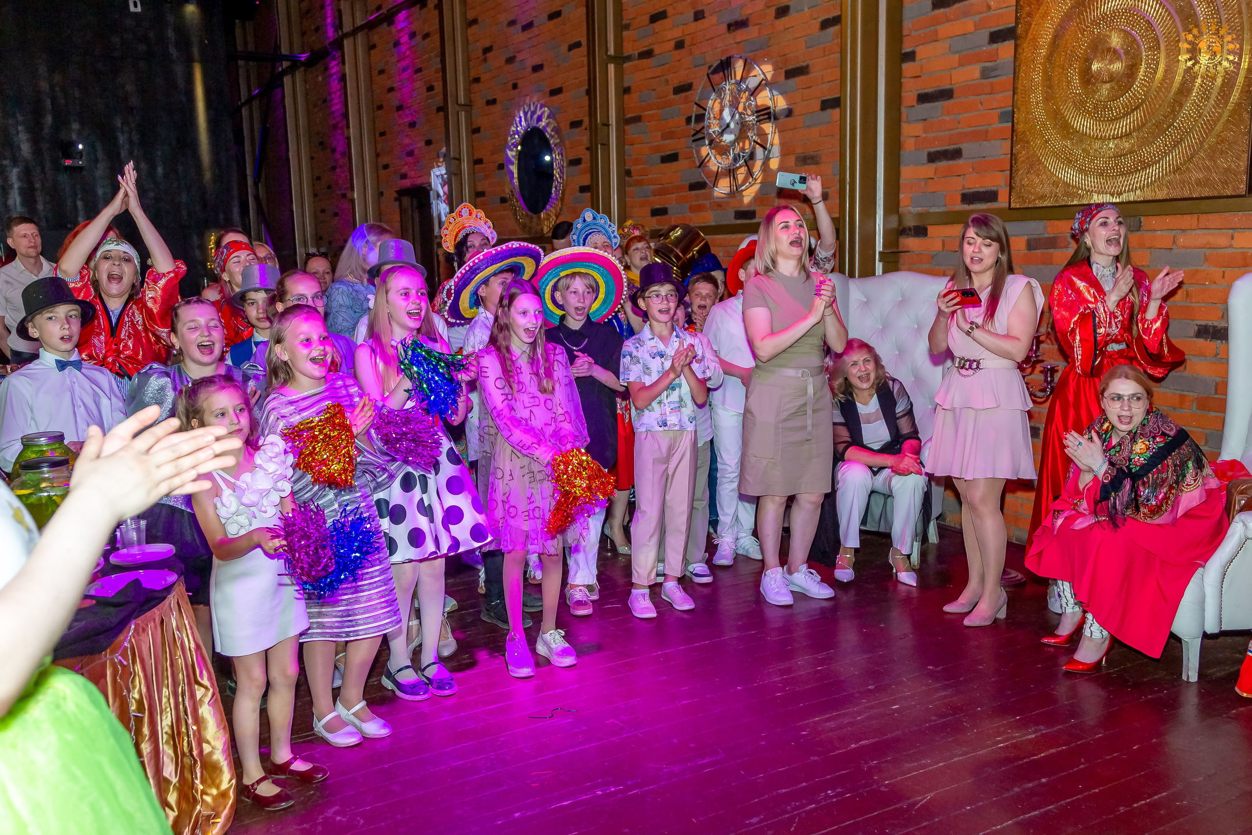 Выпускной 4-го класса 2024. Школа 2109. Репортажная съемка в Москве и области. Анималистика