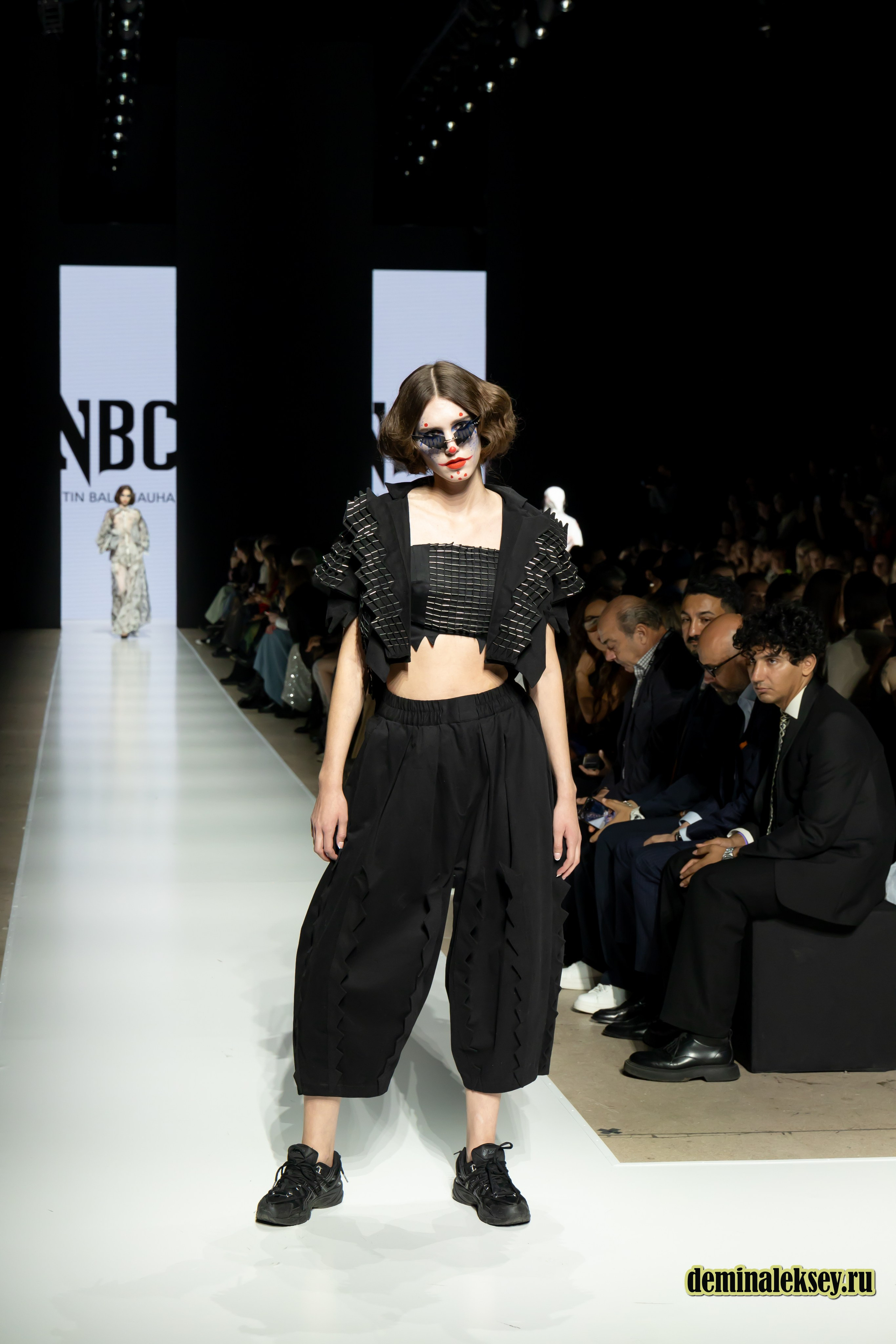 Московская неделя моды 2024 9 октября дизайнер NITIN BAL CHAHUAN presented by Fashion Design Council of India. Репортажный, семейный и студийный фотограф в Москве Демин Алексей