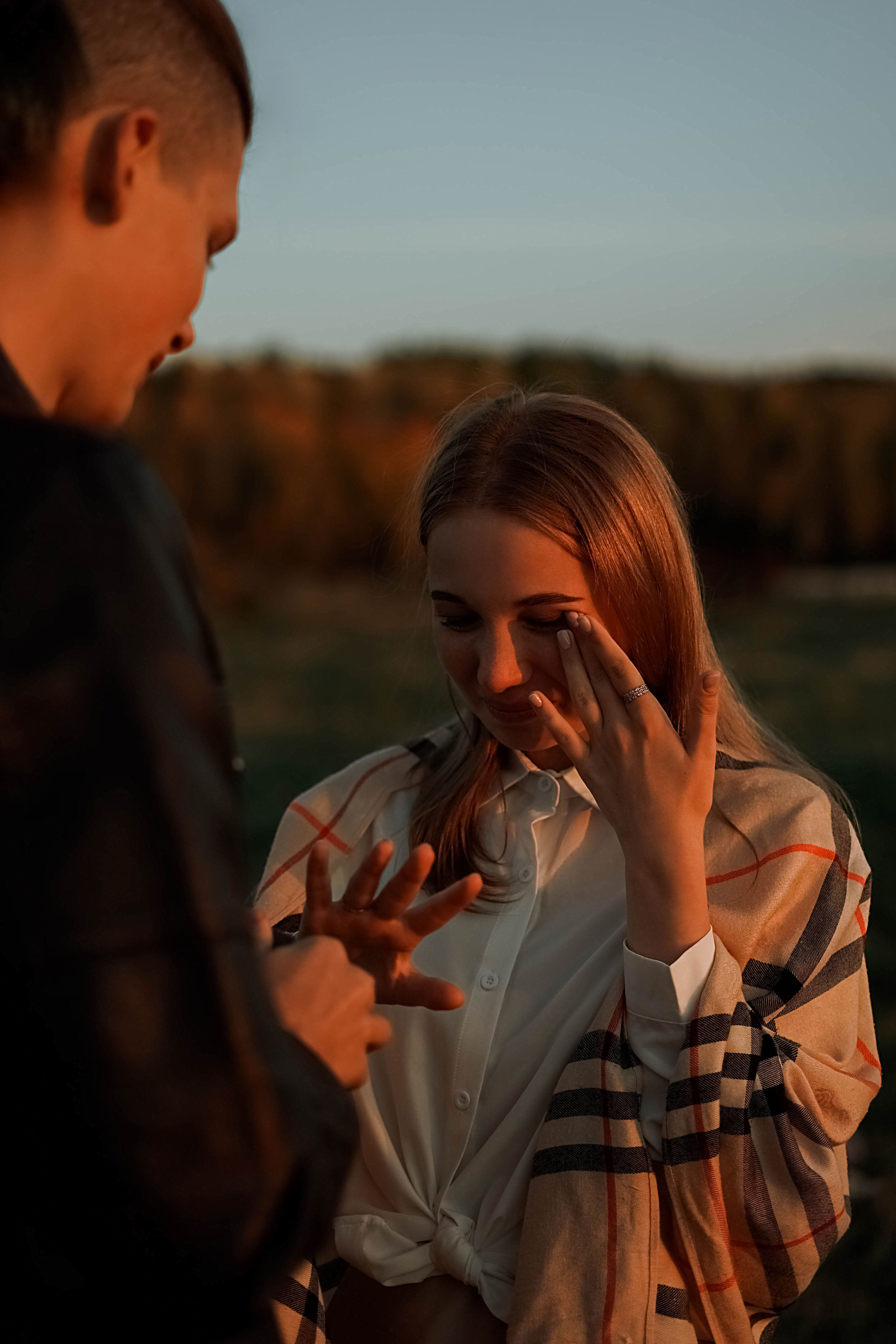 Настя и Денис (предложение на выездной фотосессии за городом). Фотограф в Иркутске