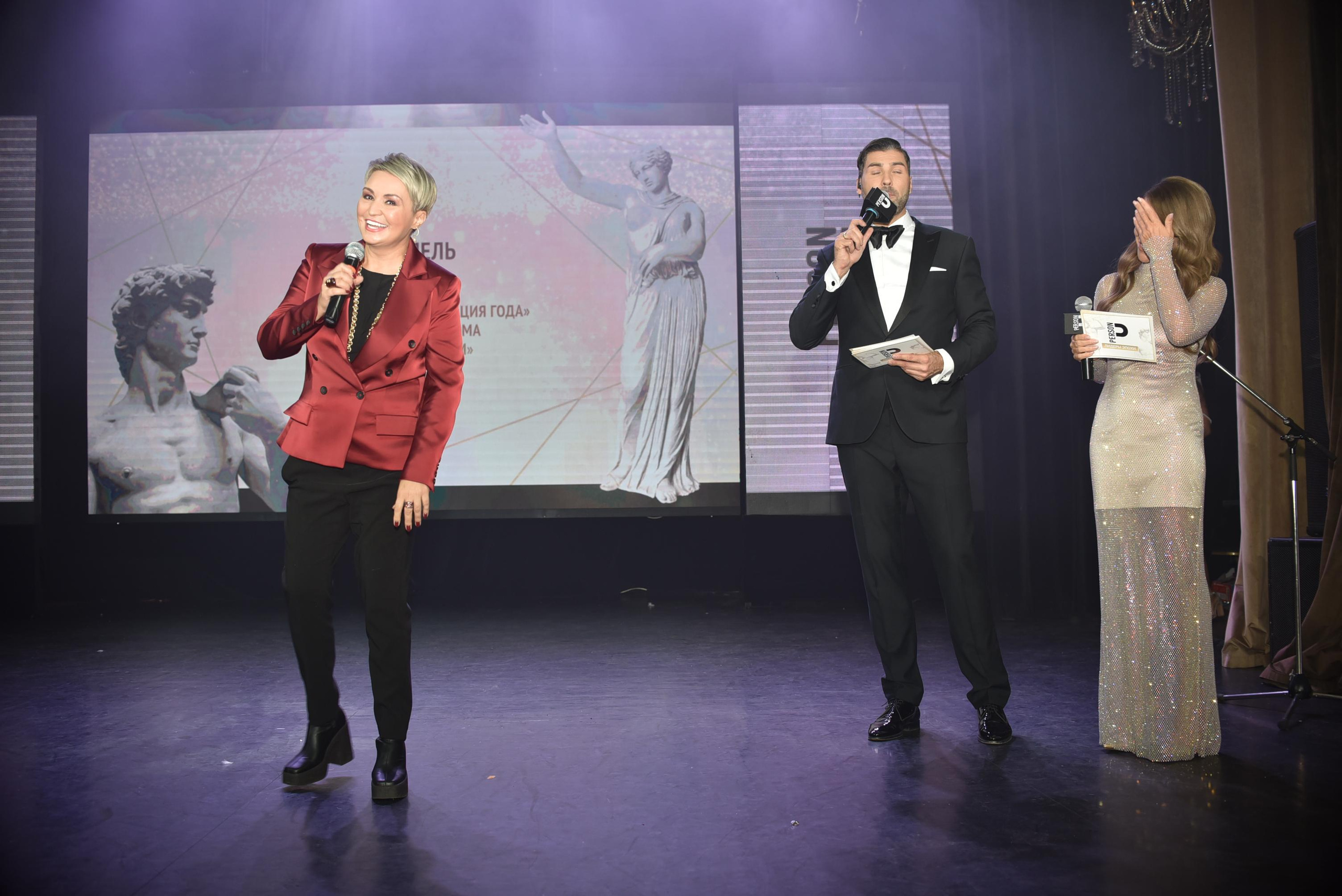 Катя Лель на премии, на сцене поет