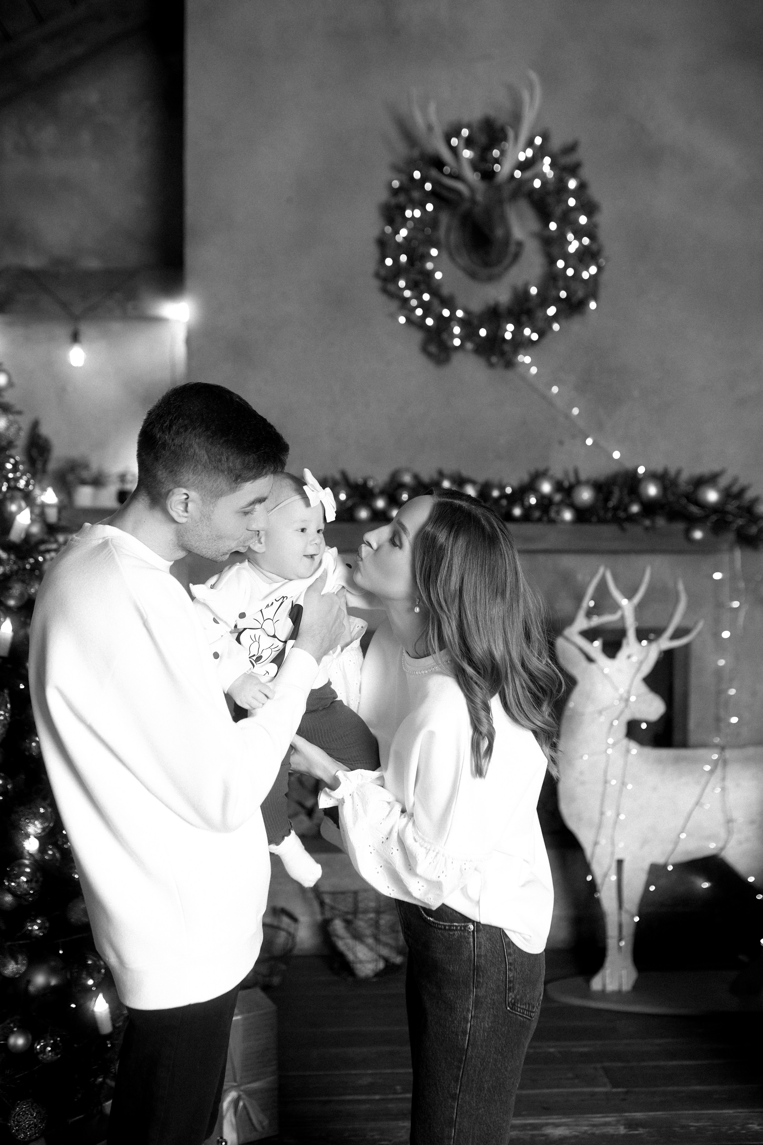 Семейная новогодняя фотосессия в студии. Сестры Карабаза. Фотографы и ретушеры в Москве и Санкт-Петербурге