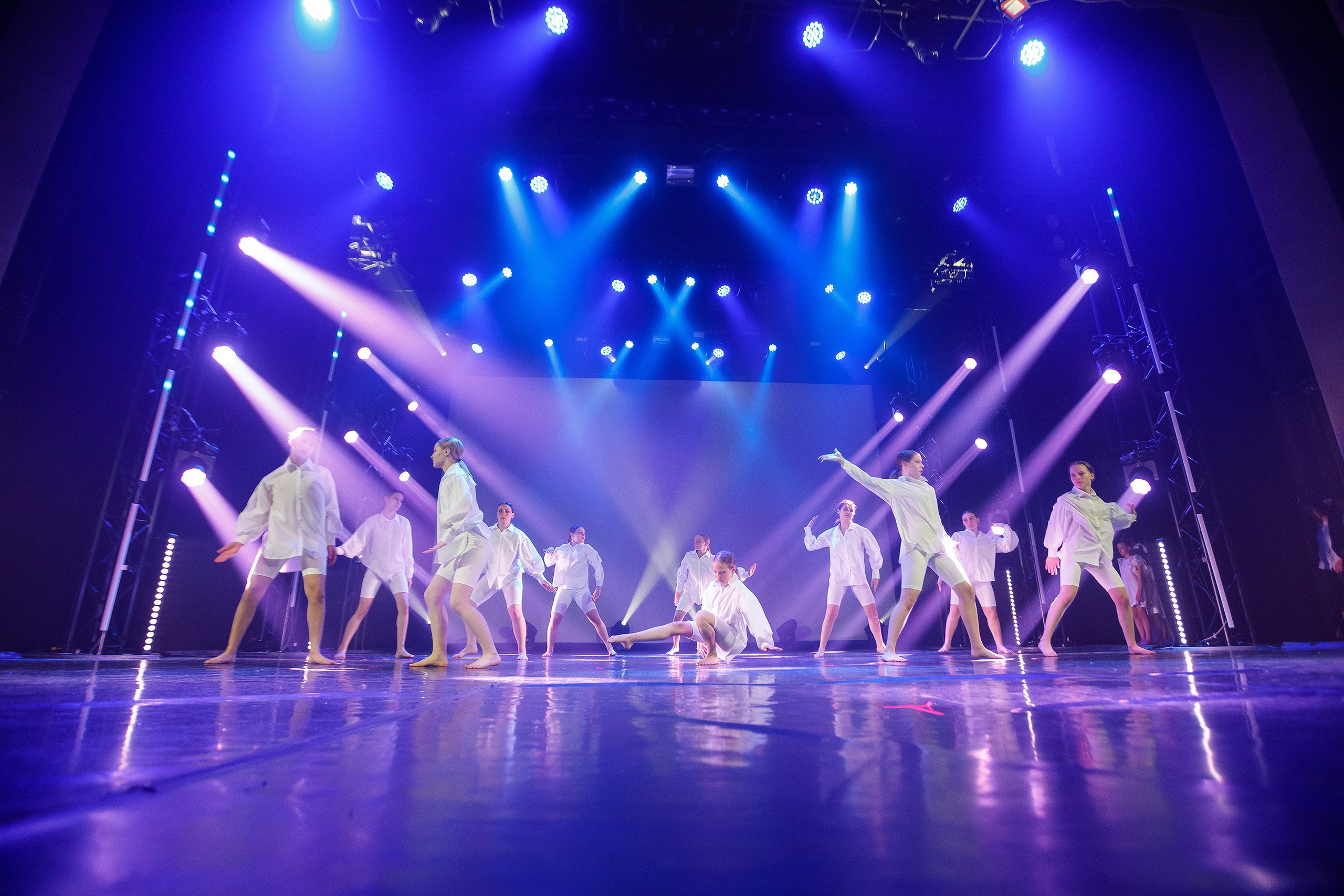 Репортажная фотосъемка отчетного концерта. Профессиональный фотограф в Новосибирске