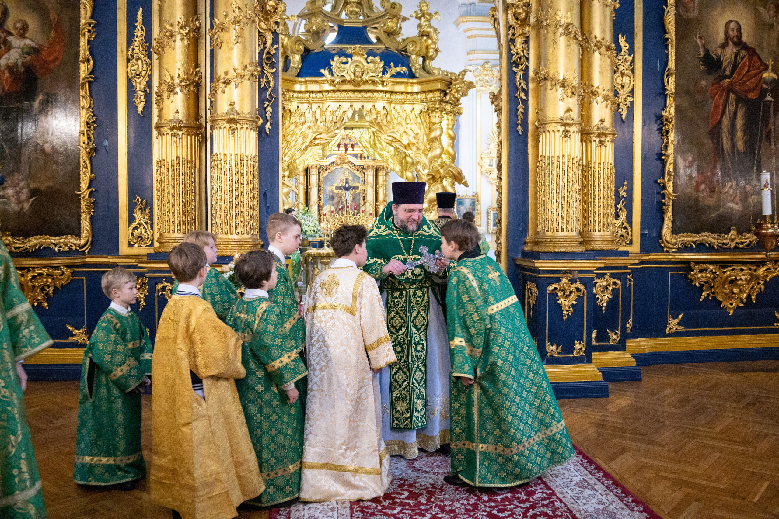 ДЕНЬ СВЯТОЙ ТРОИЦЫ. ПЯТИДЕСЯТНИЦА. НИКОЛО-БОГОЯВЛЕНСКИЙ МОРСКОЙ СОБОР