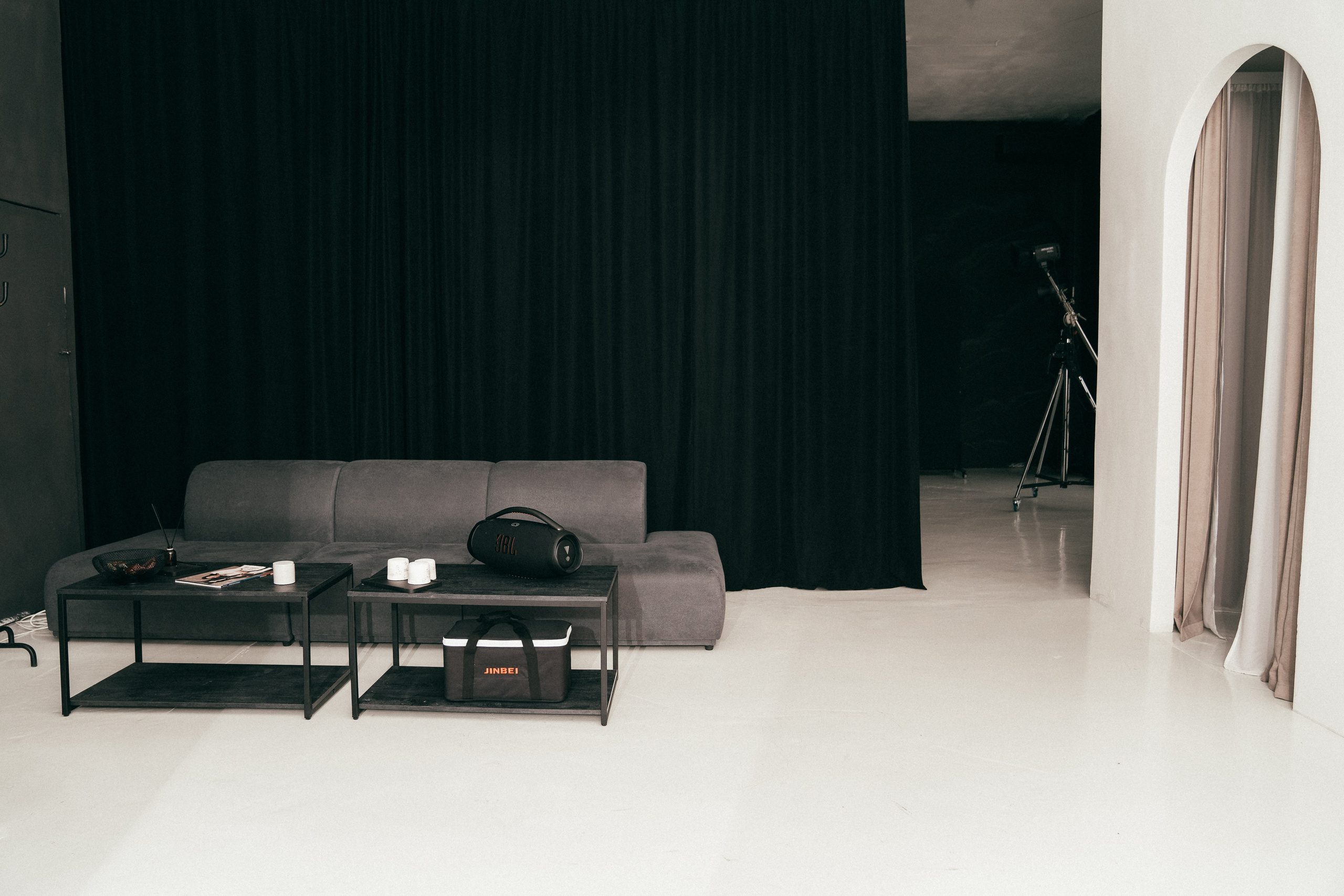 Зона ожидания. Фотостудия MEL Новороссийск | Подкаст-студия