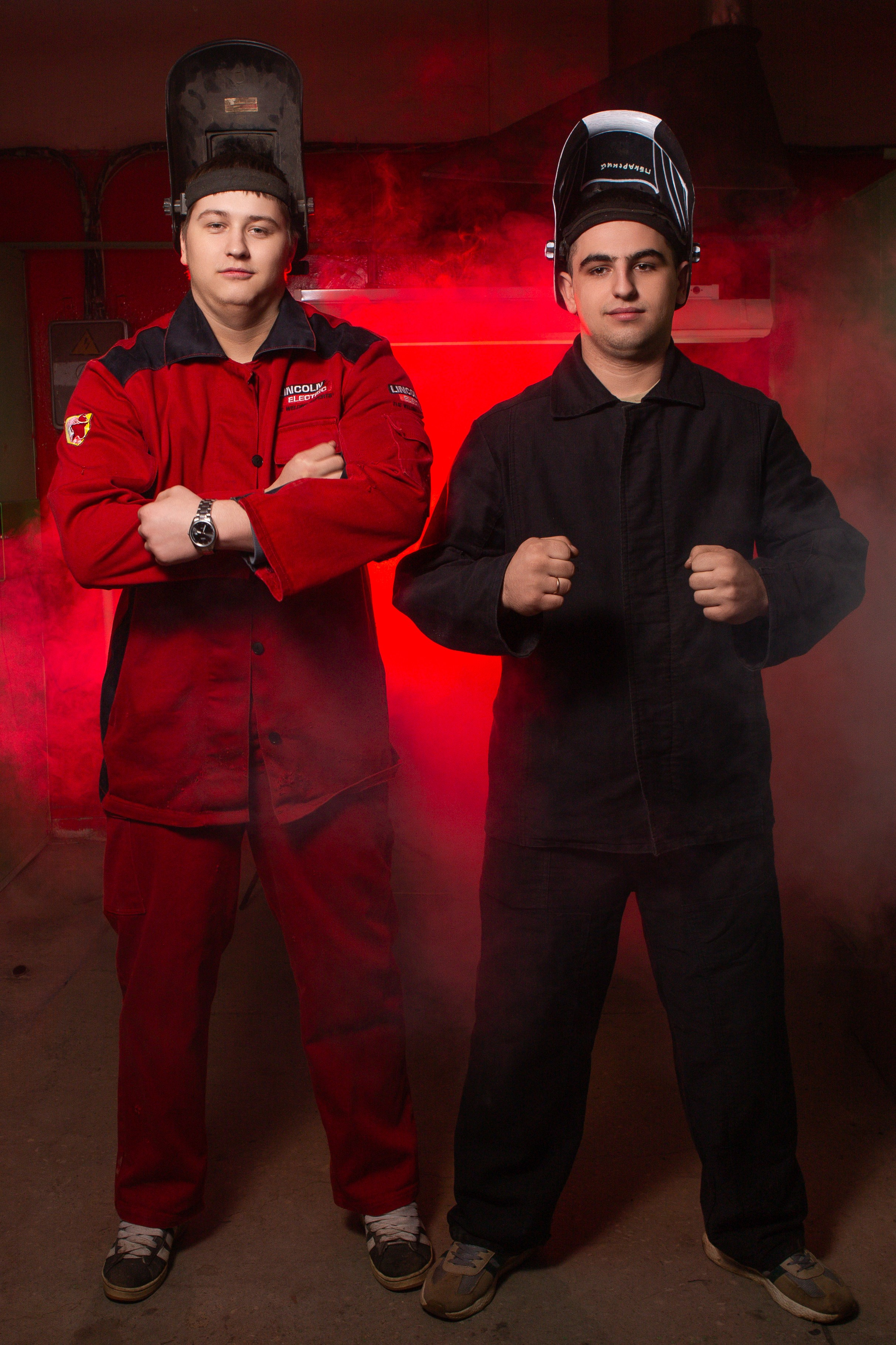 Фотосессия в Цеху для Выпускников Сварочного Производства | Твой Альбом Мценск. ТВОЙ АЛЬБОМ / ТВОИ ПРАВИЛА