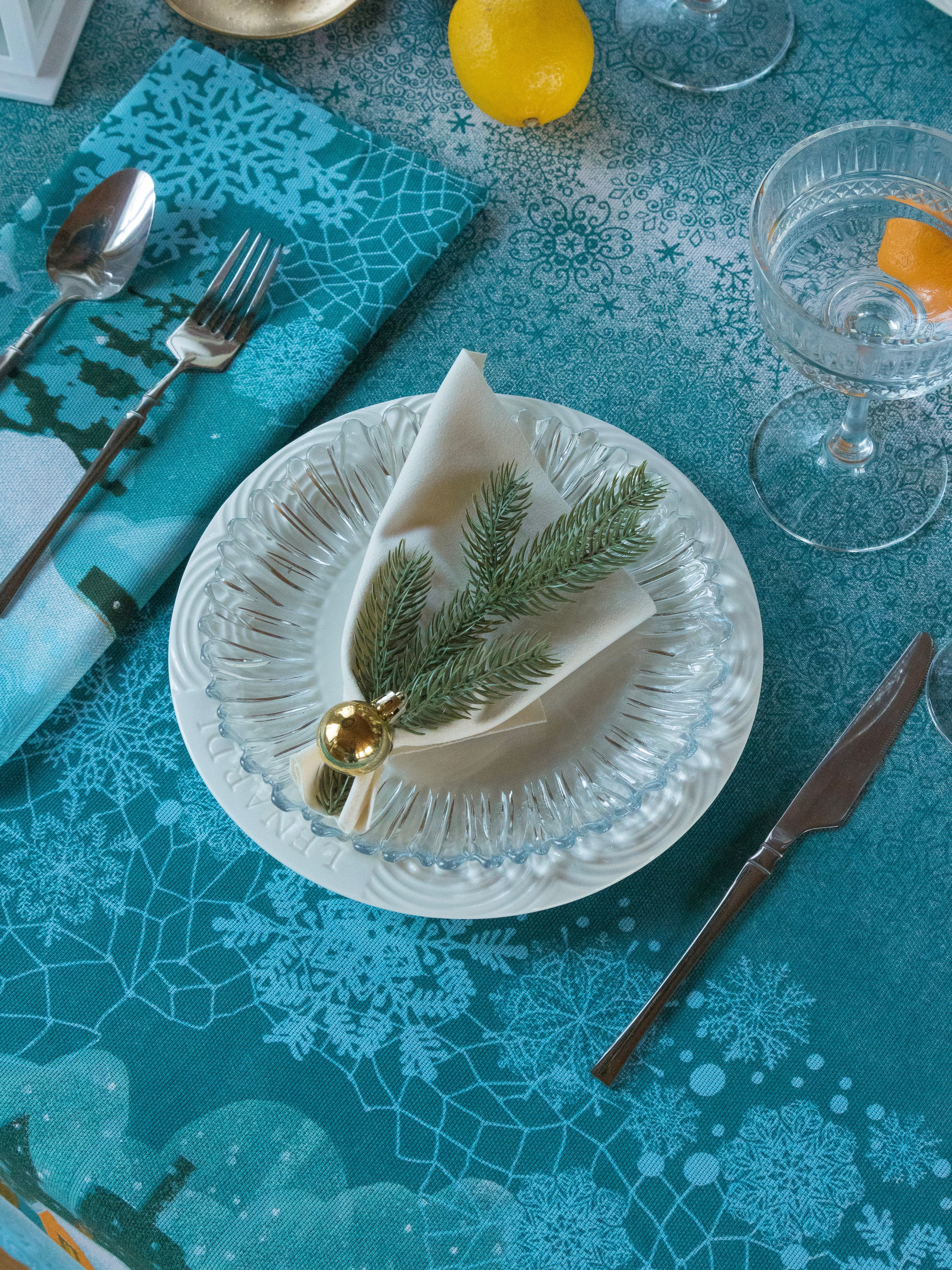 Скатерть новогодняя. Фотостудия для Wildberries Ozon