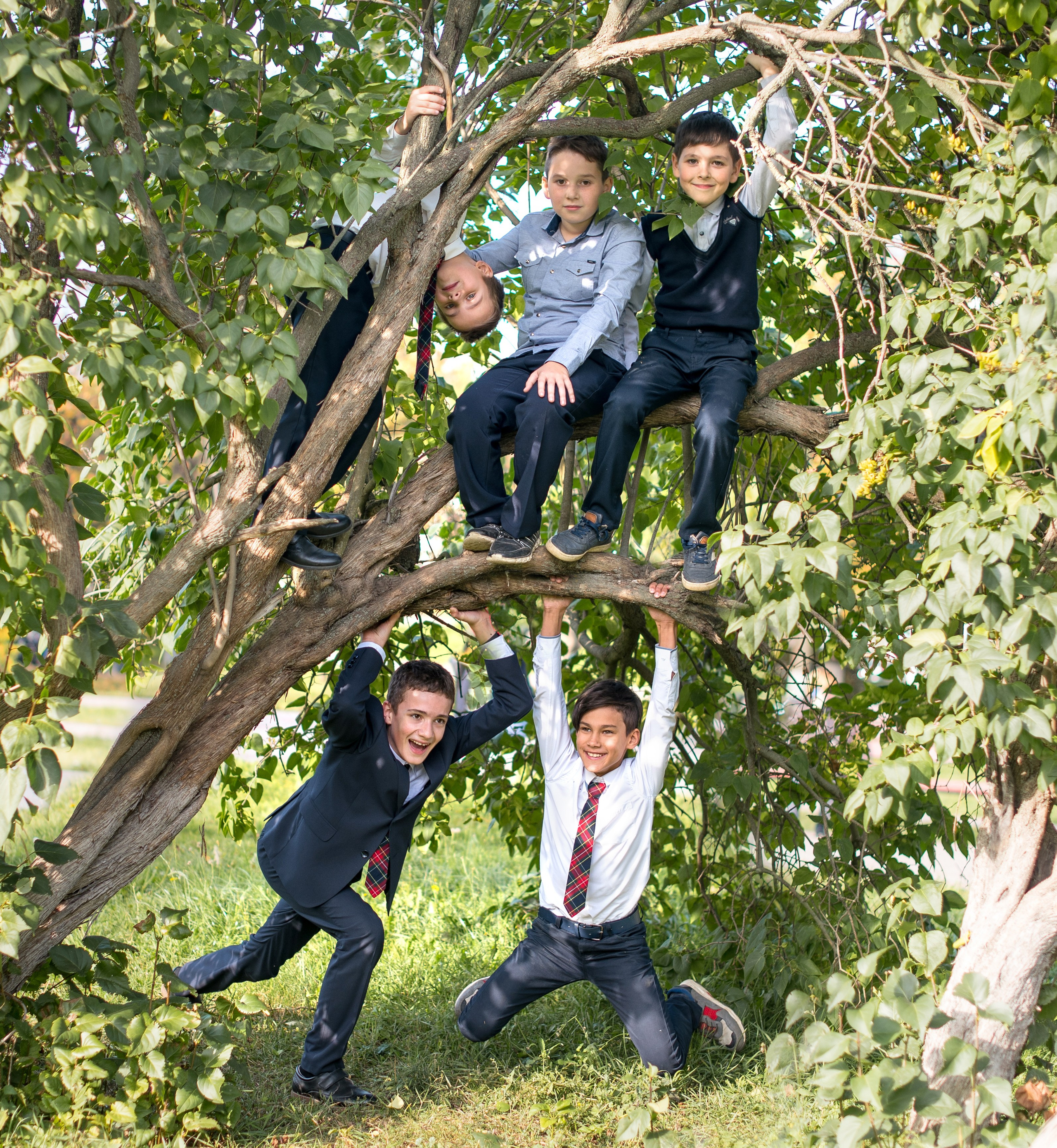 Пример съемки для выпускного альбома с наполнением «премиум». Выпускные альбомы для школ и детских садов в Иваново