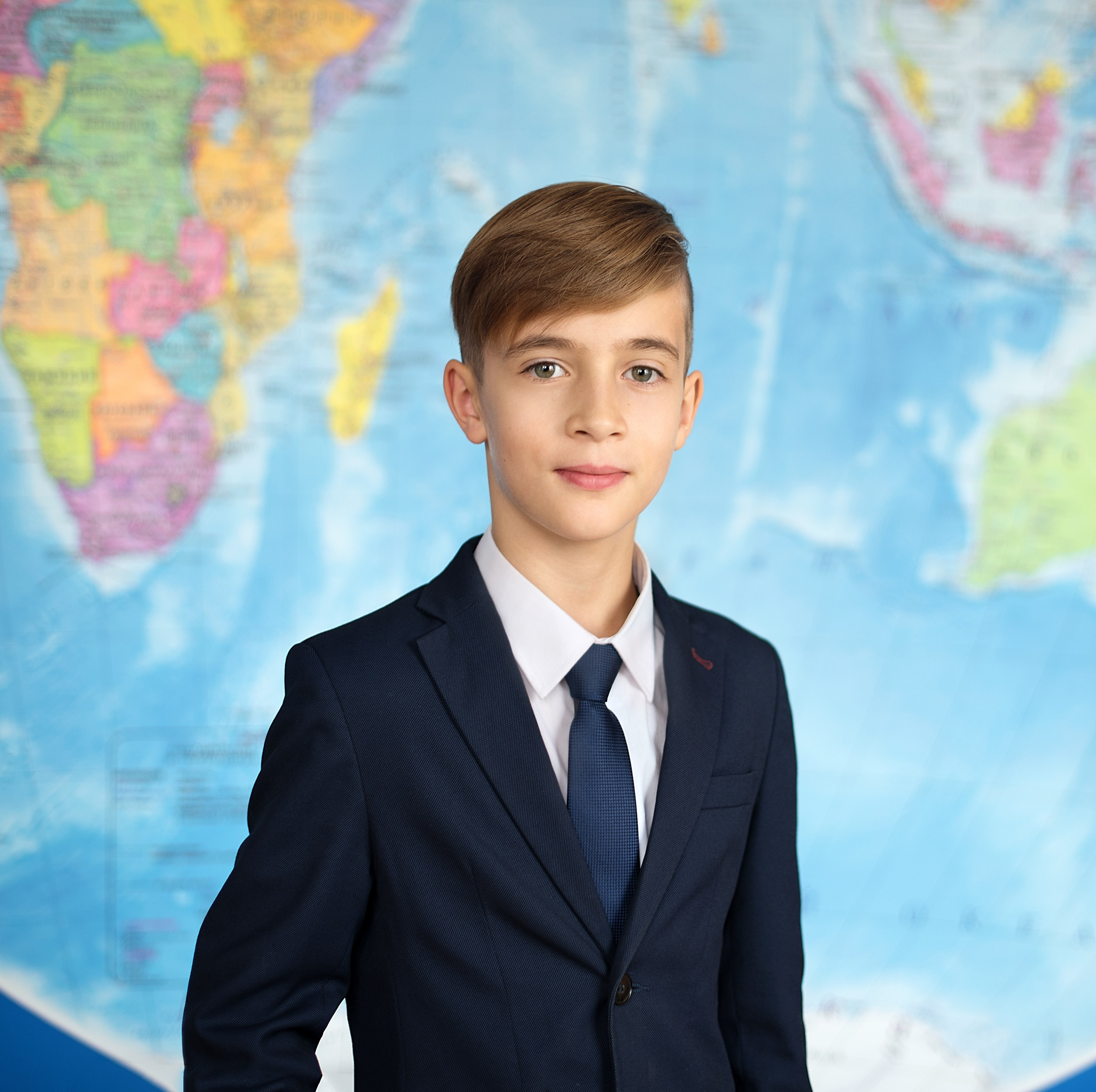 Пример съемки для выпускного альбома с наполнением «стандарт». Выпускные альбомы для школ и детских садов в Иваново