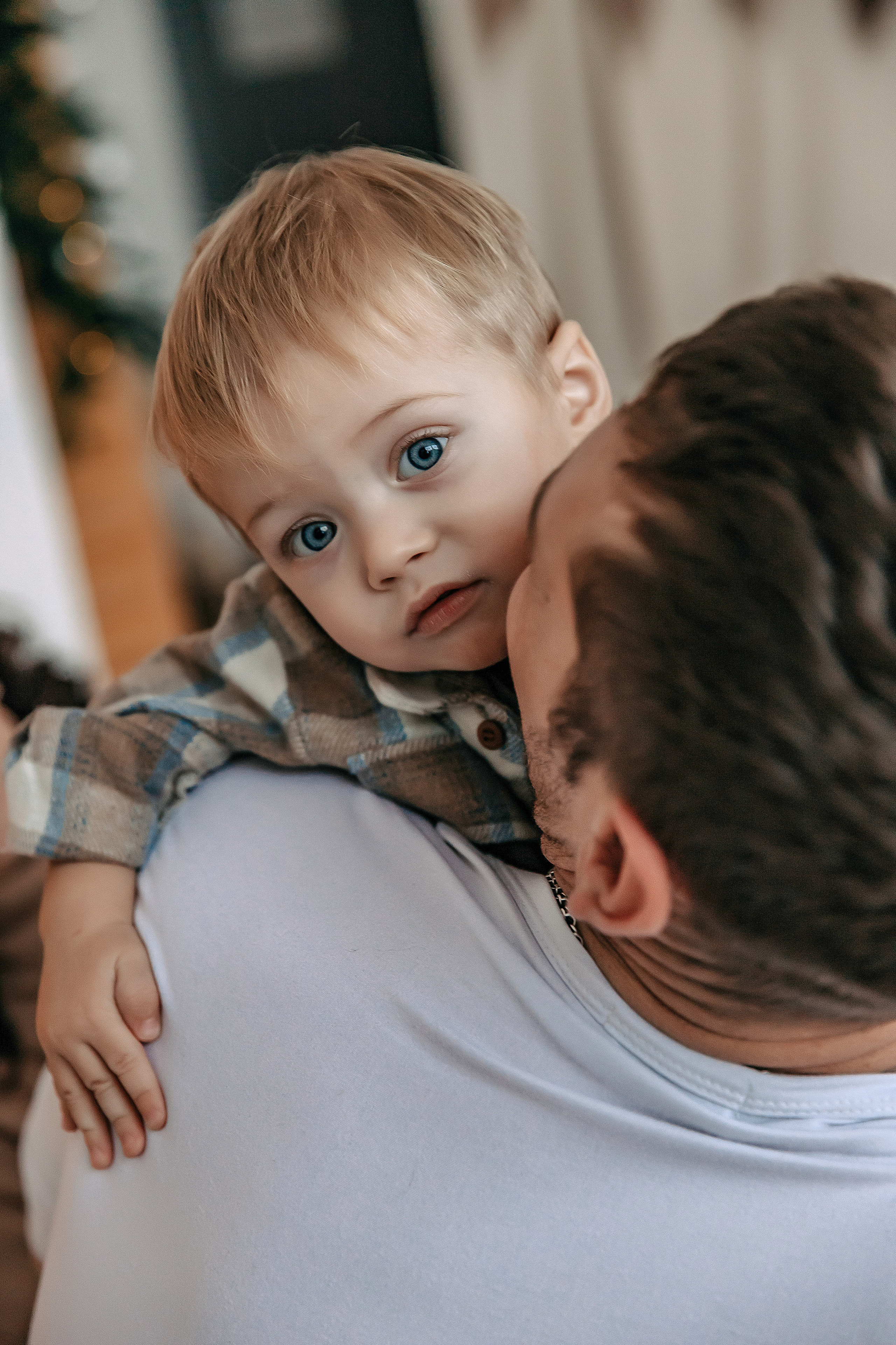 Никита с мамой и папой в детской фотостудии. Детский и семейный фотограф в Красноярске Юлия Бирюкова