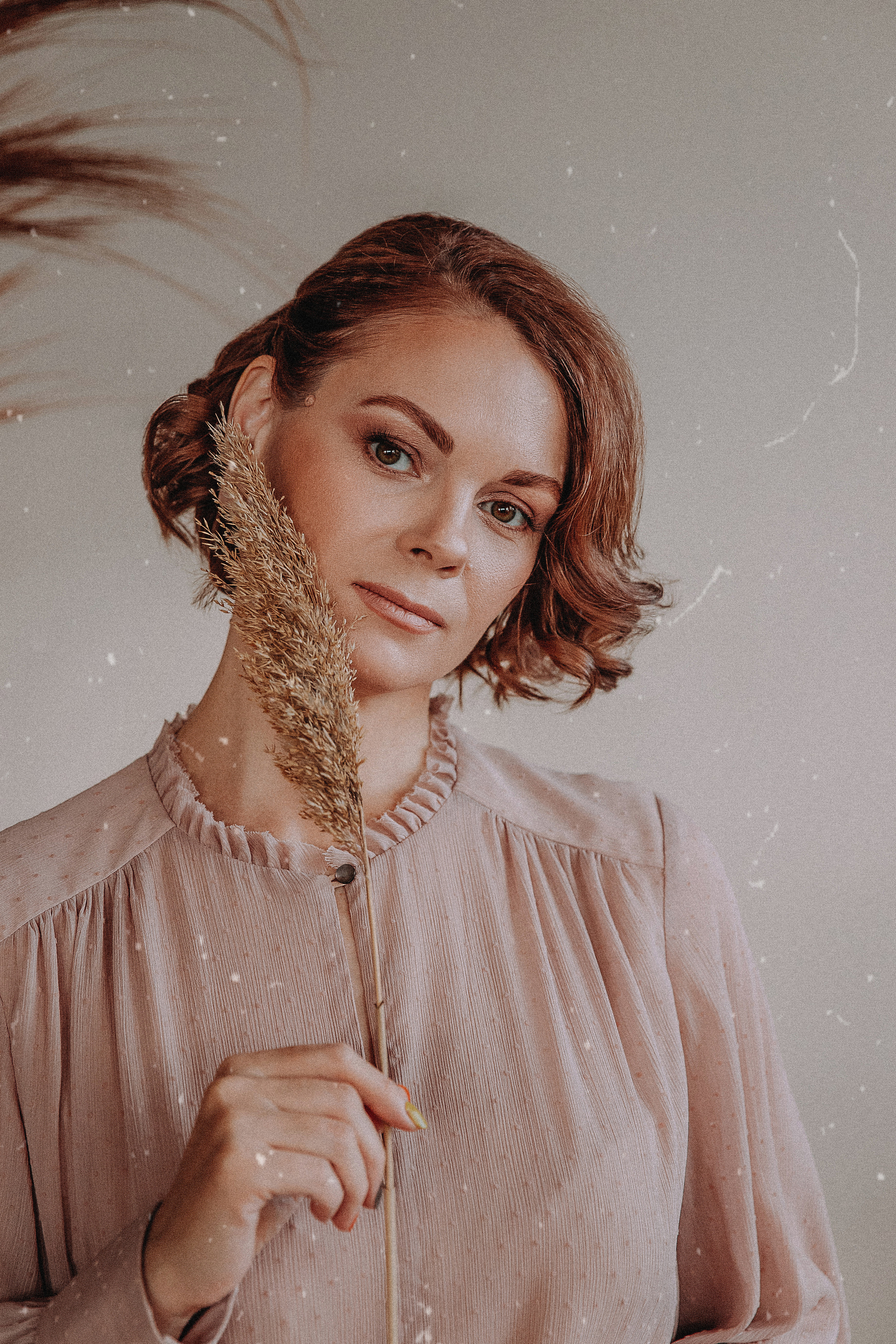 Женственная фотосессия в RootRoom. Детский и семейный фотограф в Красноярске Юлия Бирюкова