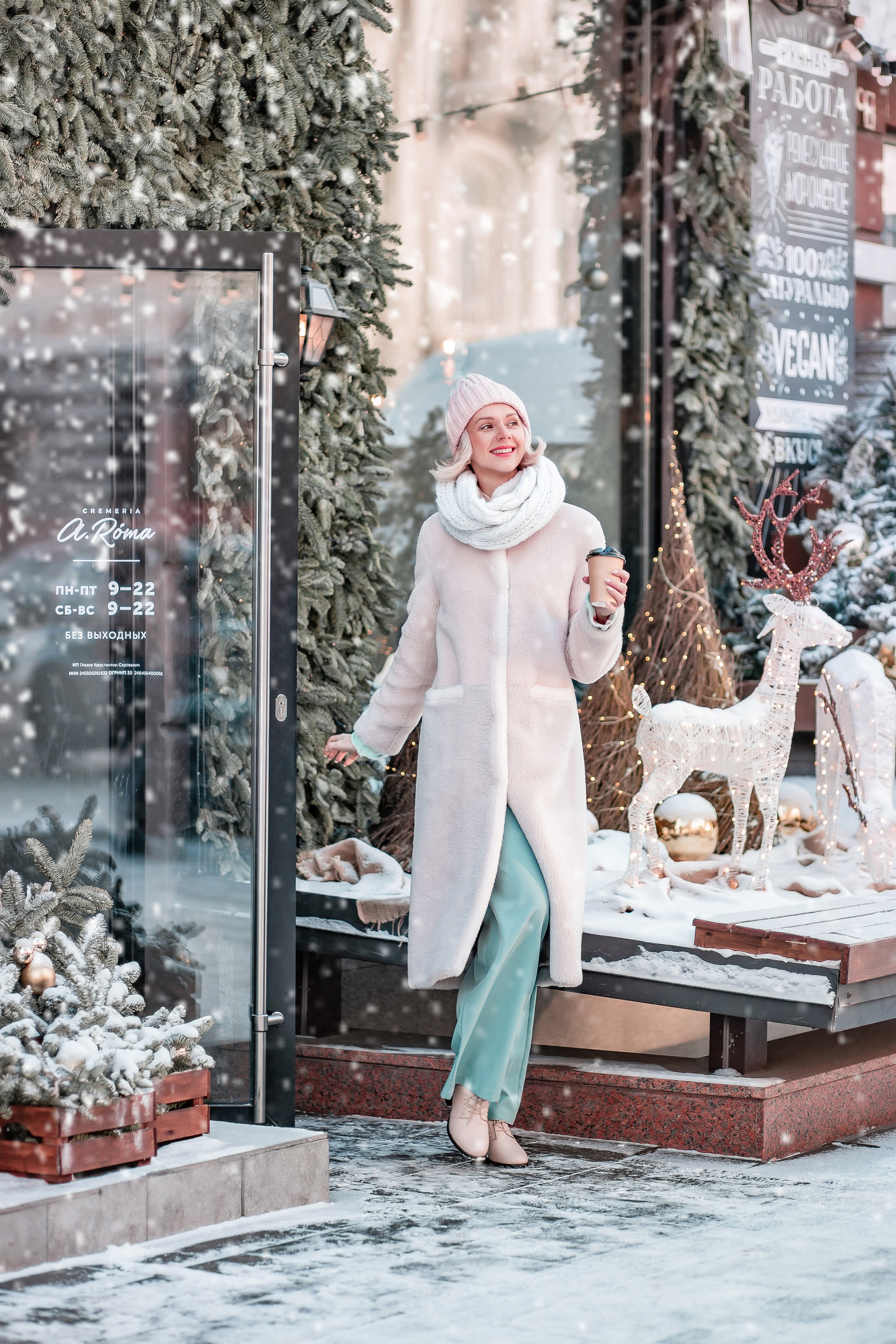 Снежная фотопрогулка в Центре. Детский и семейный фотограф в Красноярске Юлия Бирюкова