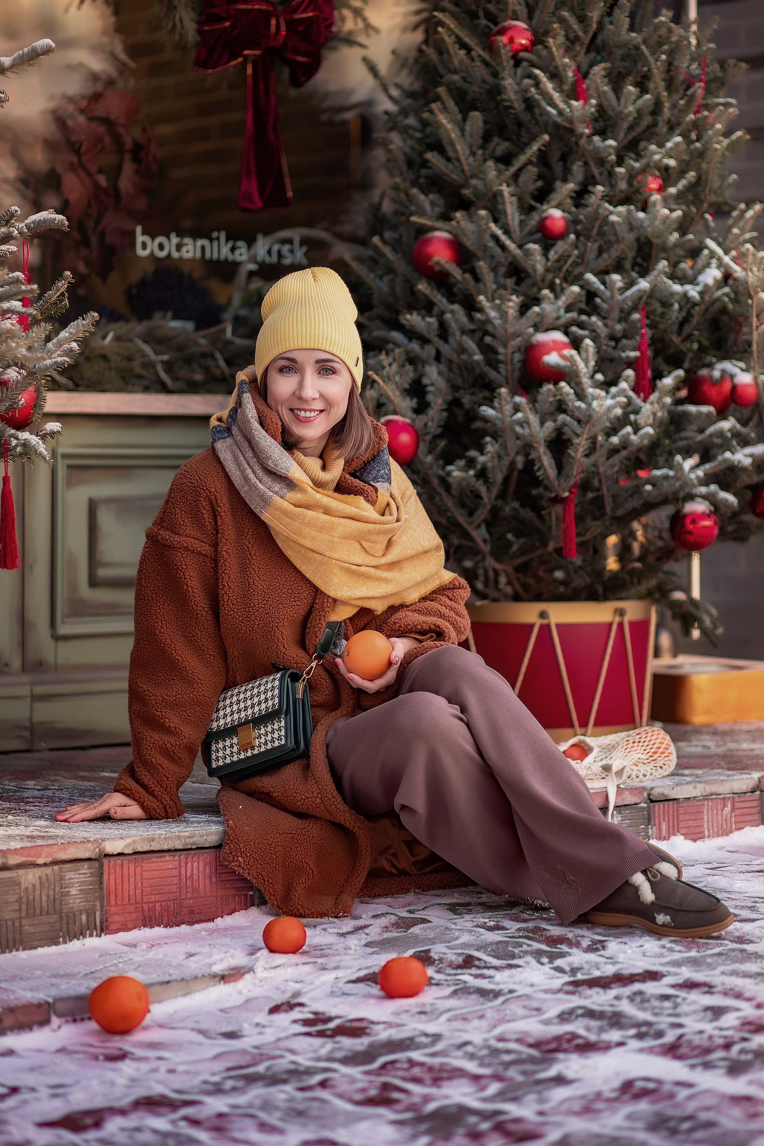 Яркая фотопрогулка с апельсинами. Детский и семейный фотограф в Красноярске Юлия Бирюкова