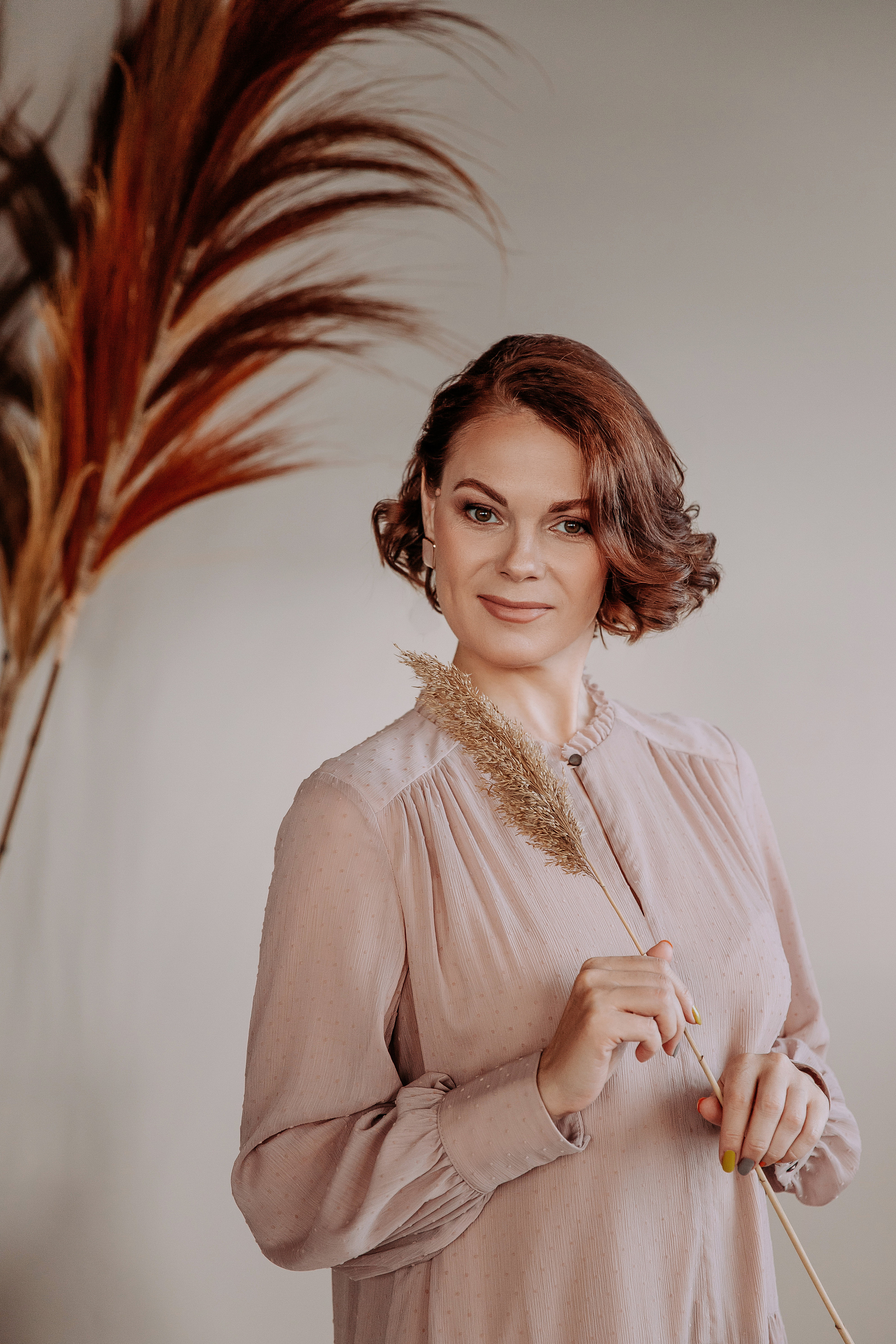 Женственная фотосессия в RootRoom. Детский и семейный фотограф в Красноярске Юлия Бирюкова