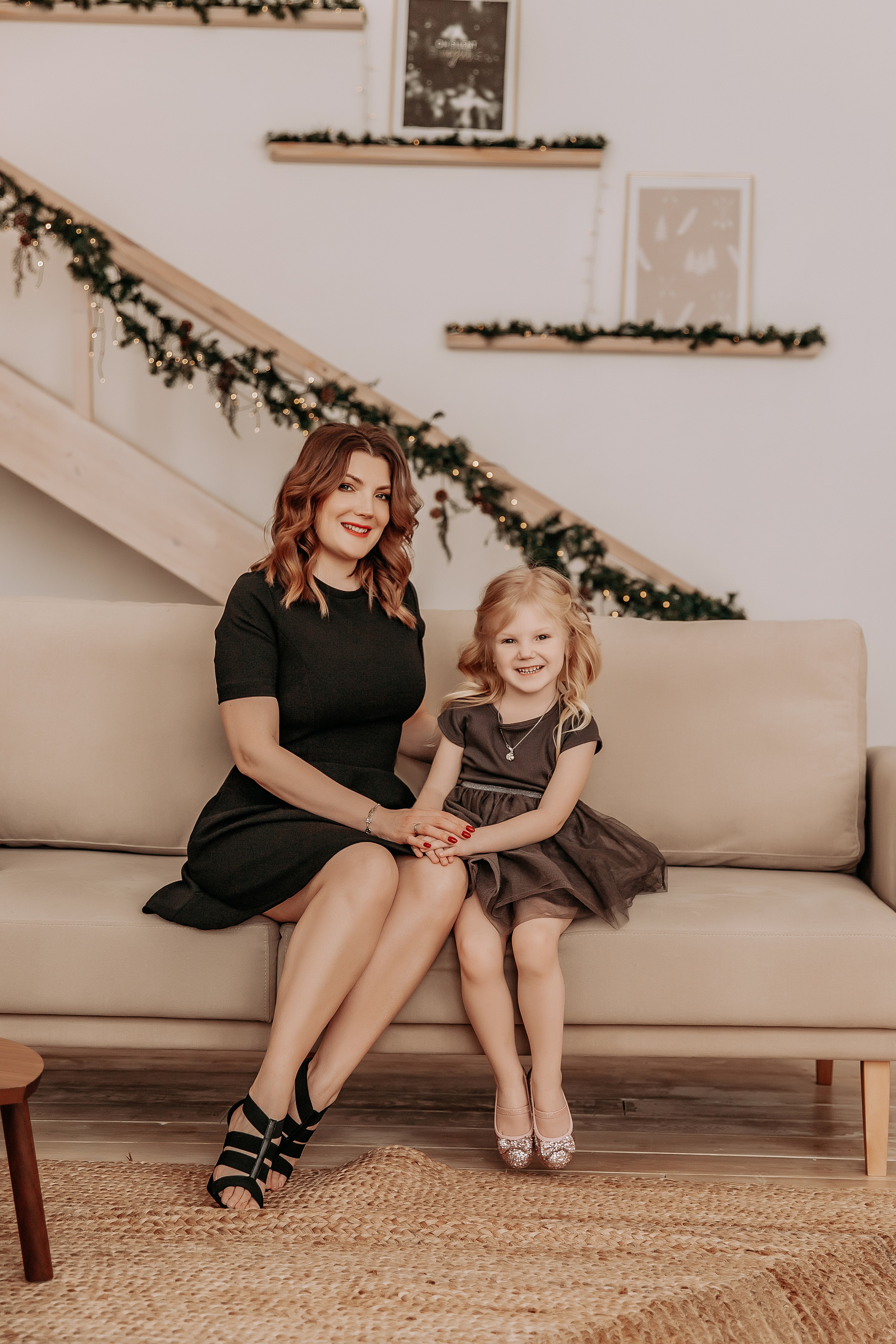 Анна и неуловимая звездочка Злата в новогодних Историях. Детский и семейный фотограф в Красноярске Юлия Бирюкова