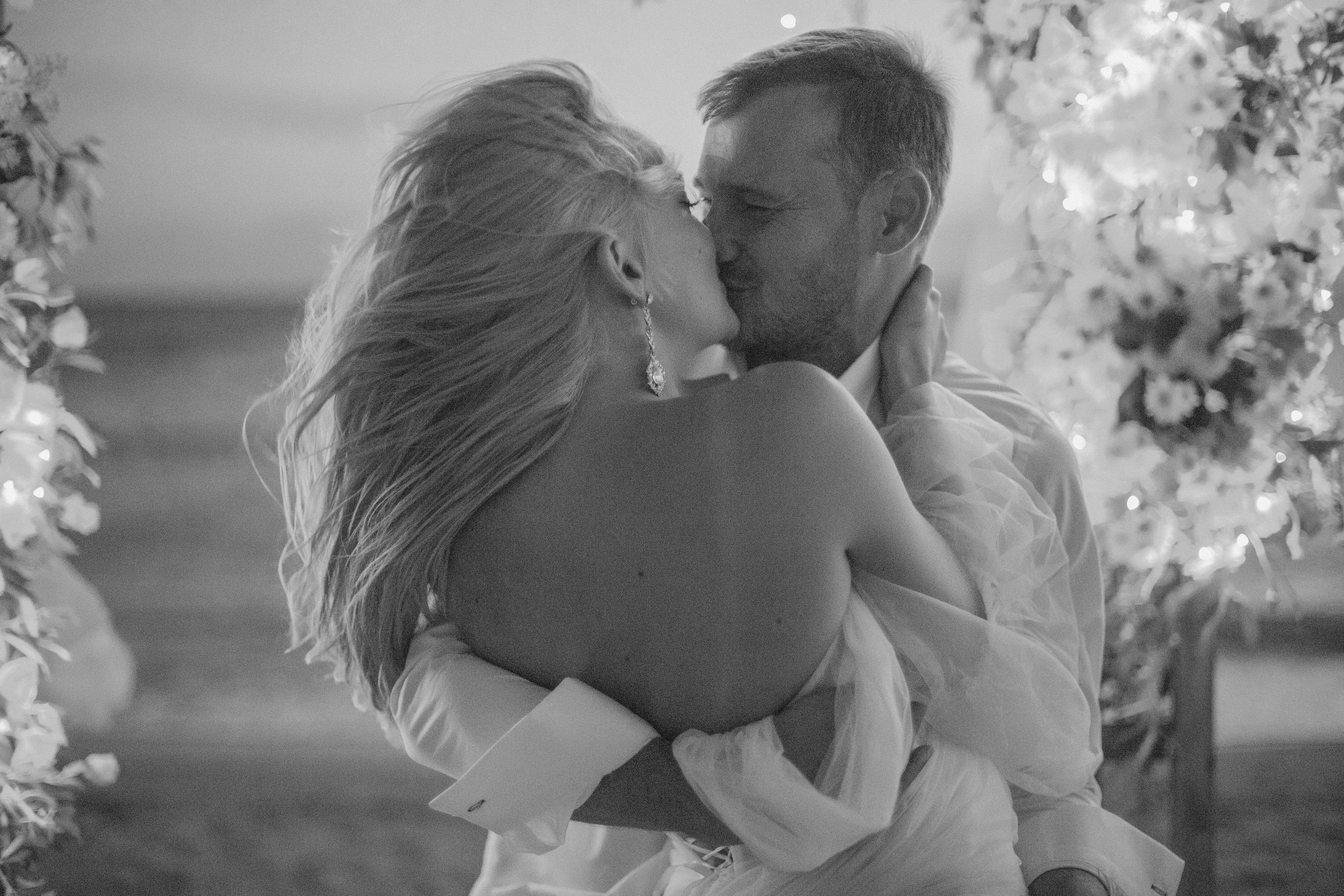 «Начало любви на побережье Поповки: история свадьбы, застывшая в кадре». Свадебный фотограф Мироманов Николай в Крыму