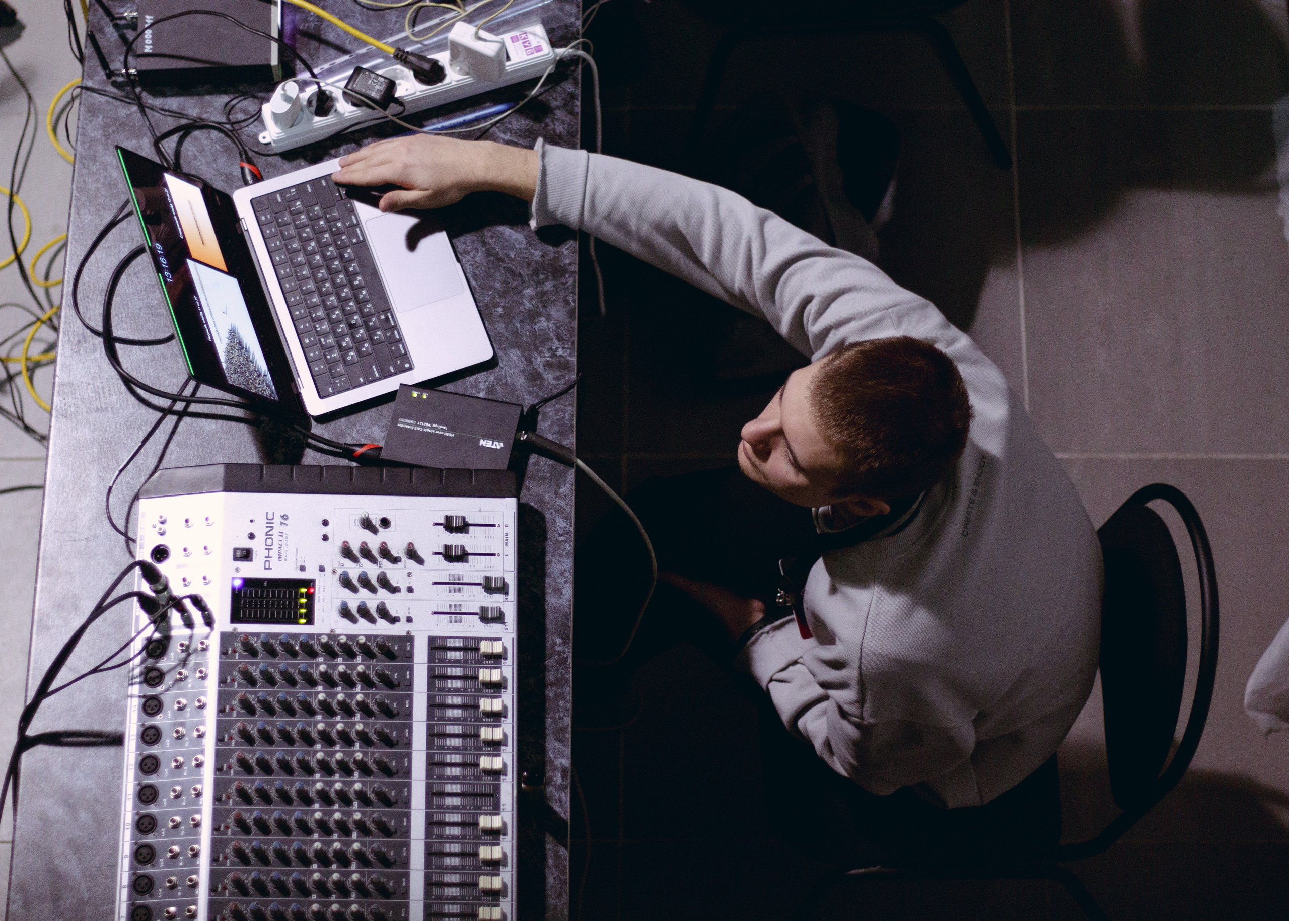 Metrika Videojam. Boringowl | Коммерческий фотограф в Иркутске Раиса Ботороева