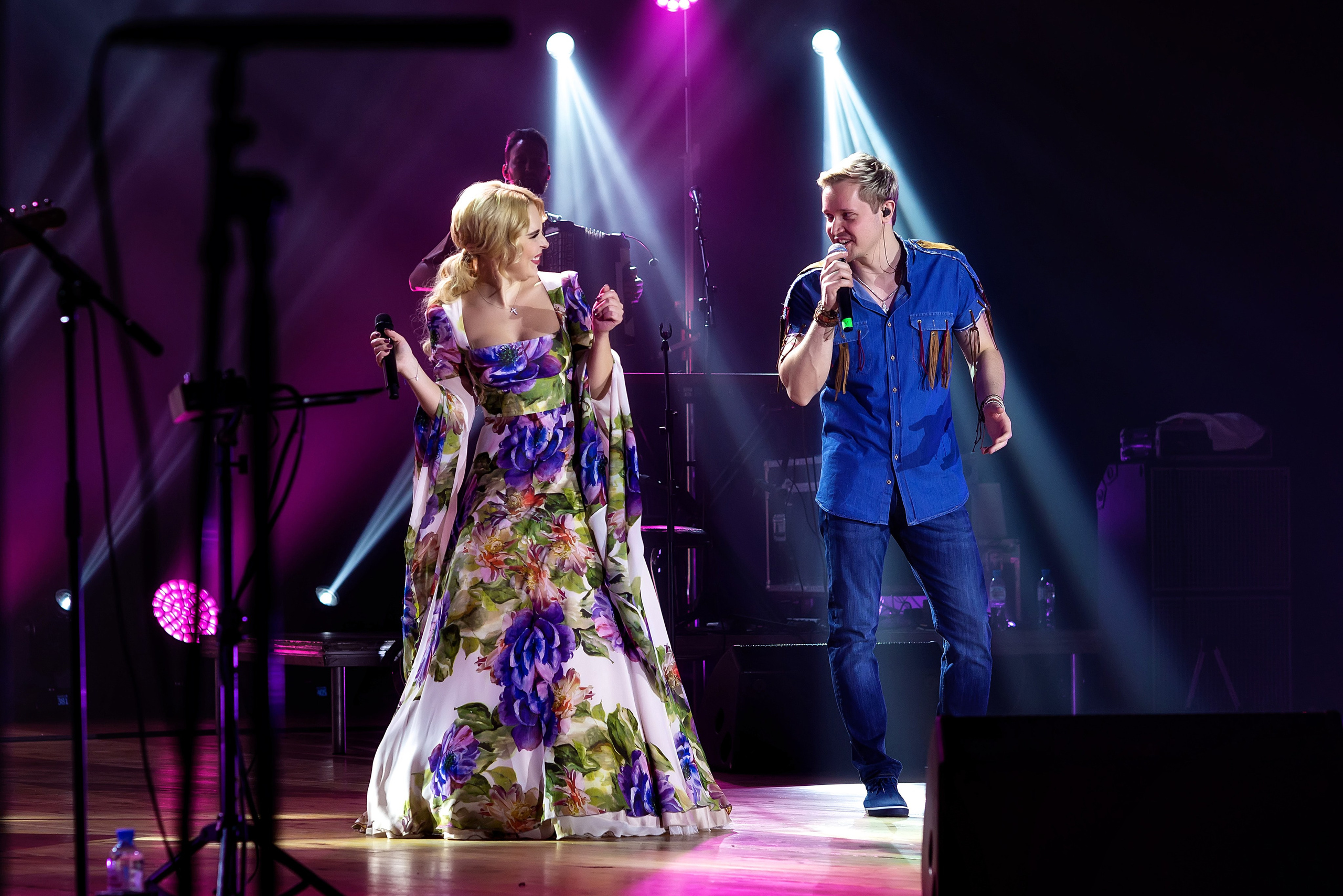 Концерт Пелагеи. Школьный, фэшн фотограф в Тюмени и в России Ирина Королева