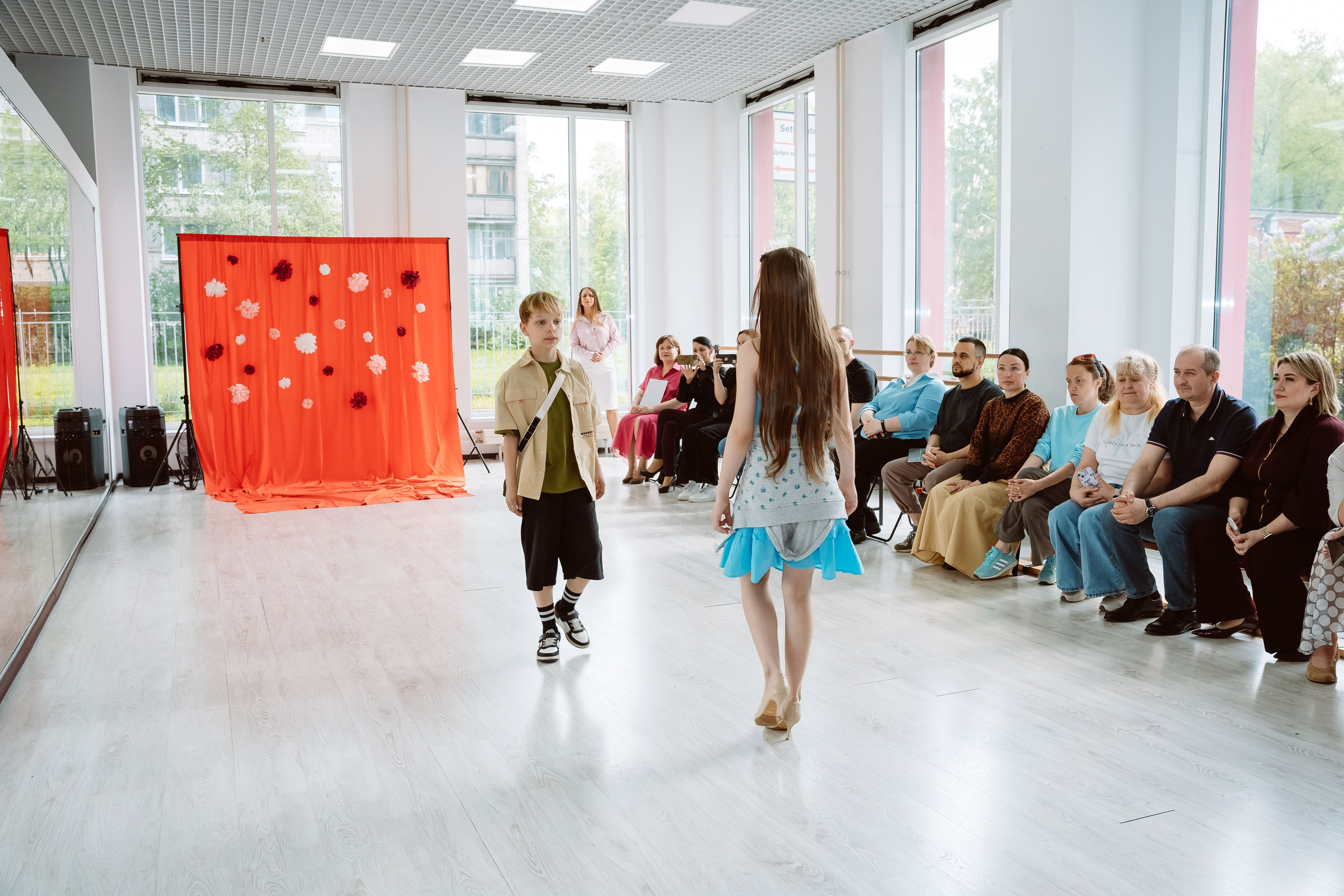 Я-Модель — Выпуск. Репортаж. Макарова Ольга, фотограф. Студия выпускных альбомов и Креативного пространства для детей в Санкт-Петербурге