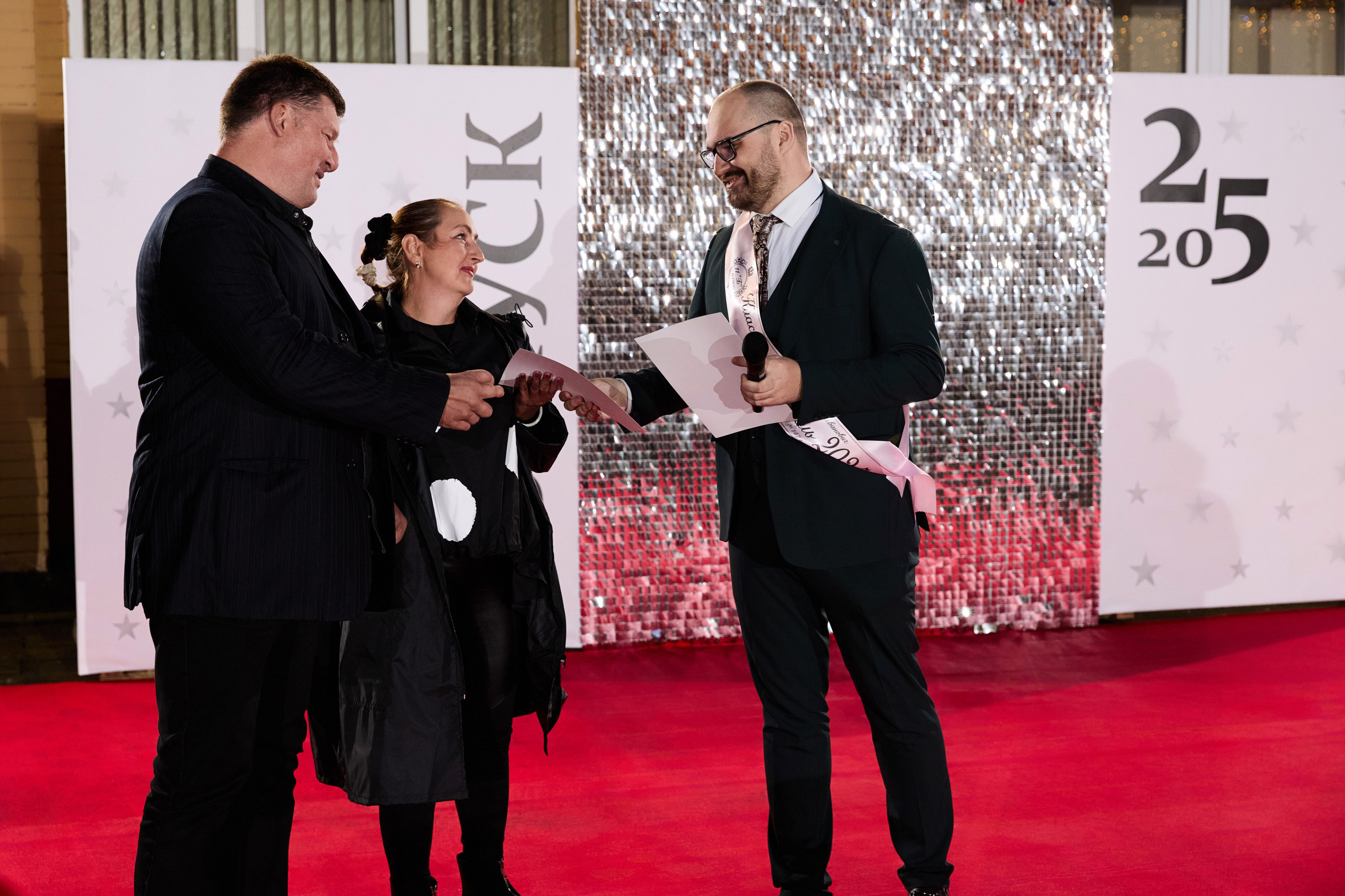 Выпускной 11 класс. Свадебная, репортажная фотосъемка и видеосъемка в Минске. Илья и Юлия Ширмановы. Фотограф | Видеограф | Минск