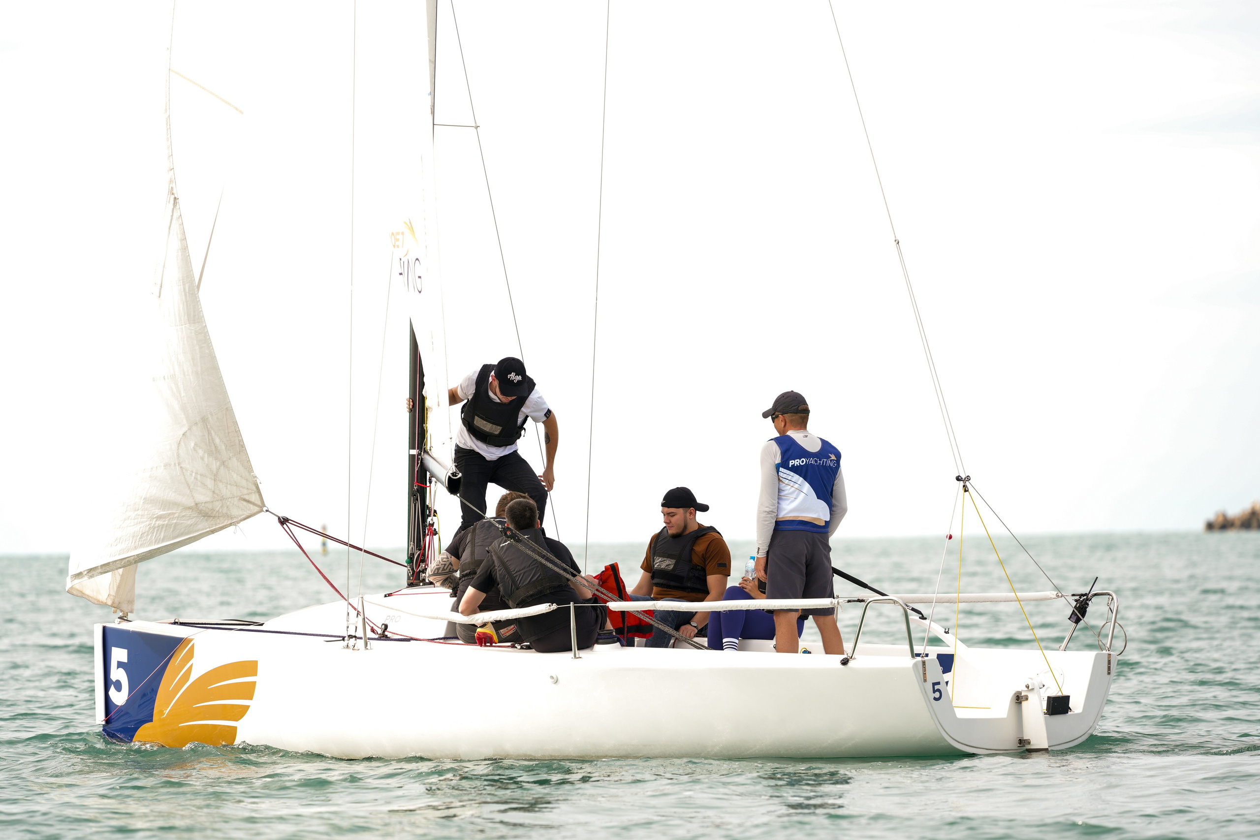 Яхтенная регата для компании Агрегатка. Репортажный фотограф в Красной Поляне и Сочи Павлюченко Екатерина