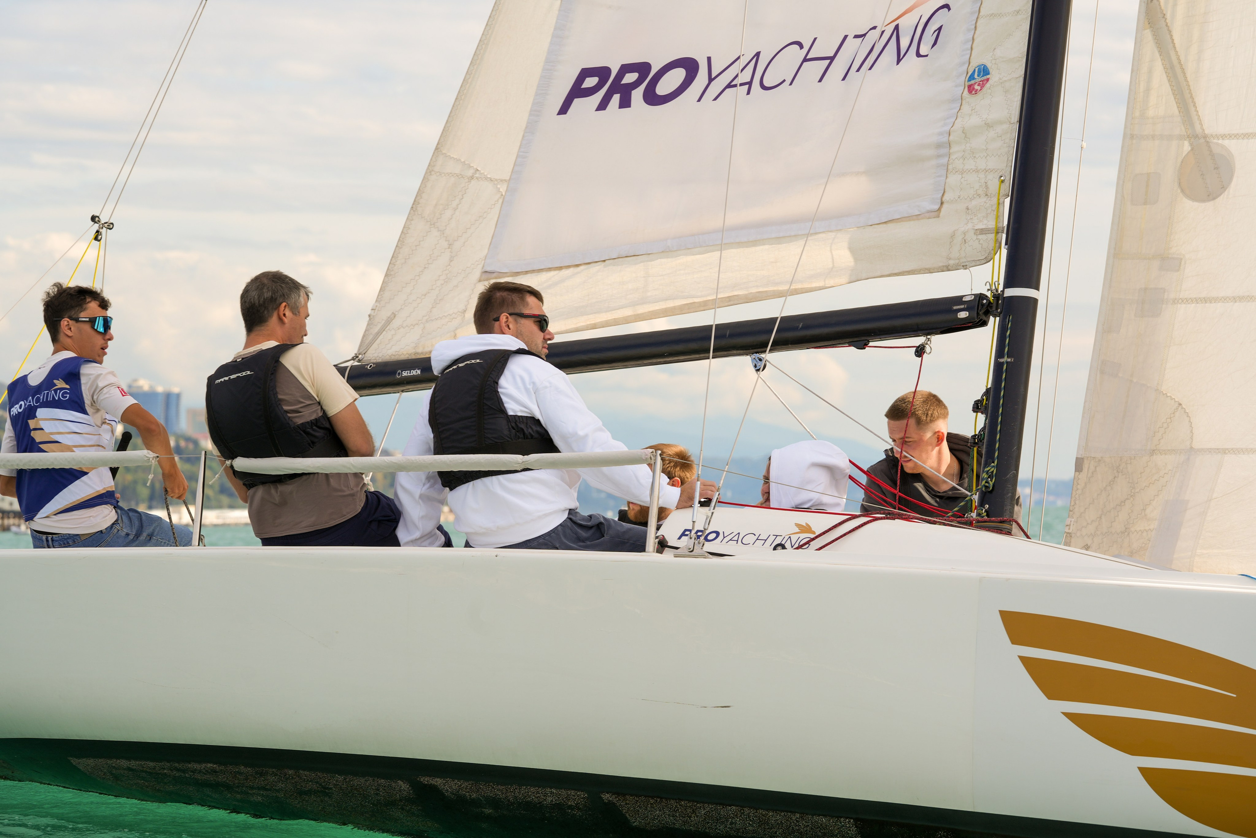 Яхтенная регата для компании Агрегатка. Репортажный фотограф в Красной Поляне и Сочи Павлюченко Екатерина