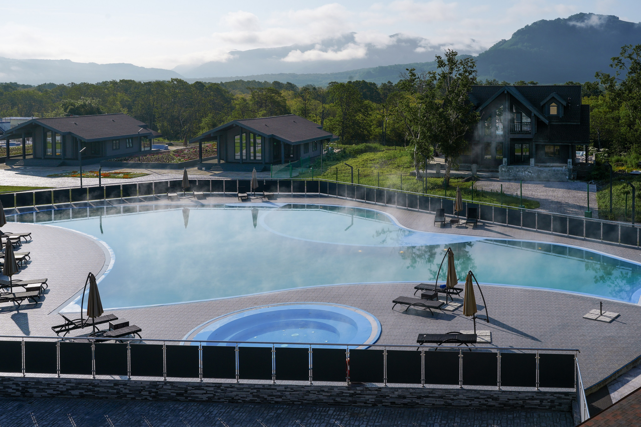 Экстерьер Kamchatka Chalet. Репортажный фотограф в Красной Поляне и Сочи Павлюченко Екатерина