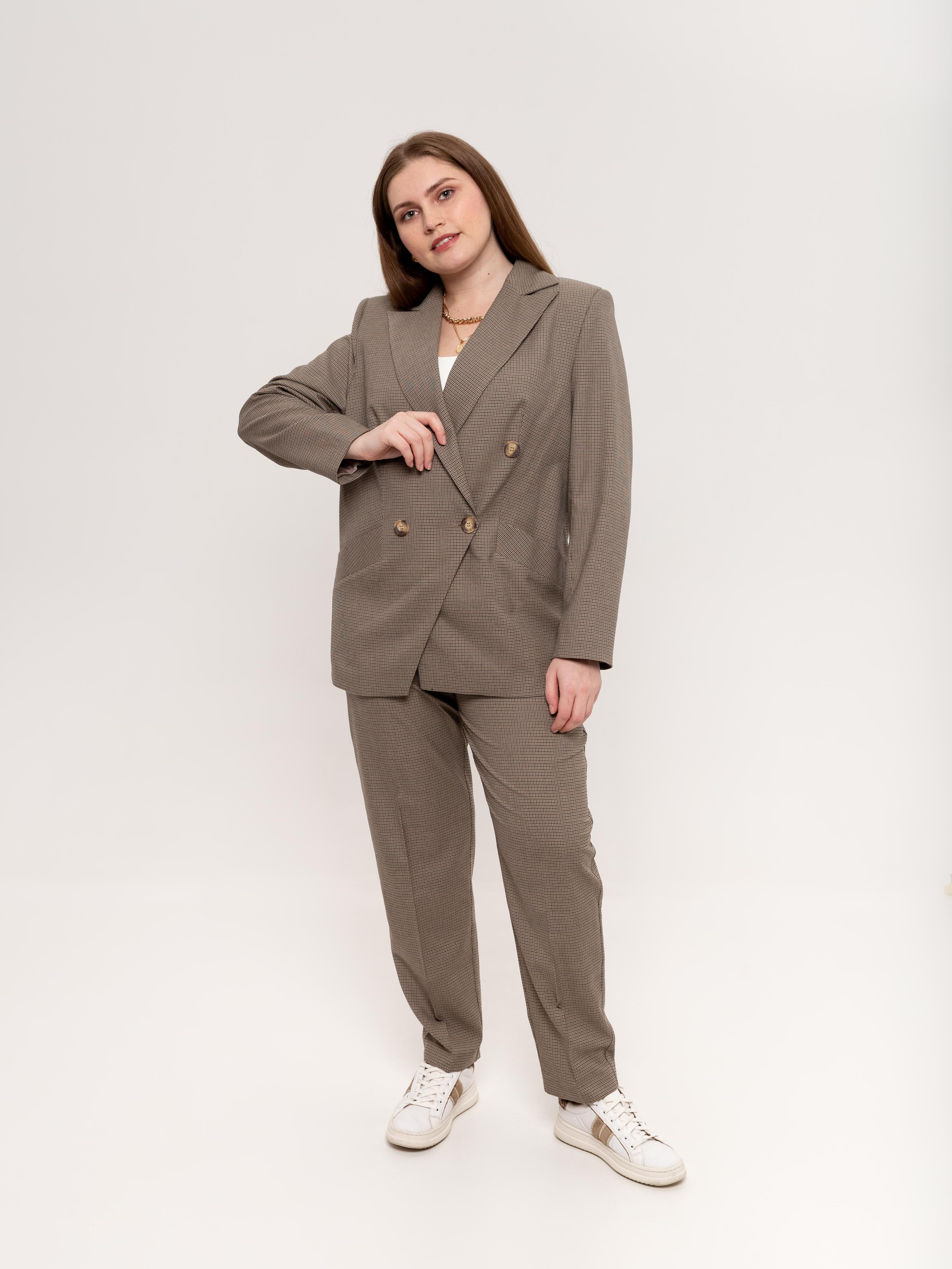 Каталог для бренда одежды Odevaiwear. Фотограф в Санкт-Петербурге