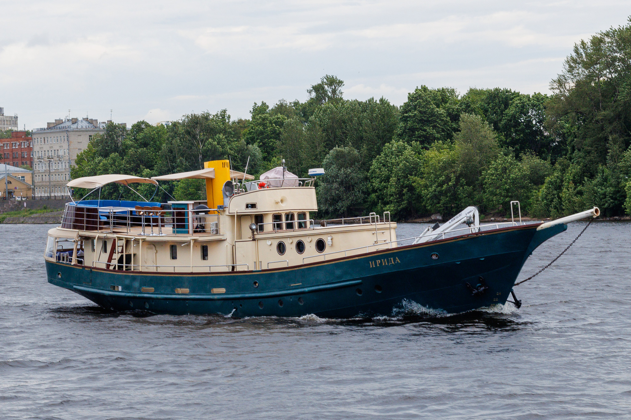Ирида, экспедиционное судно