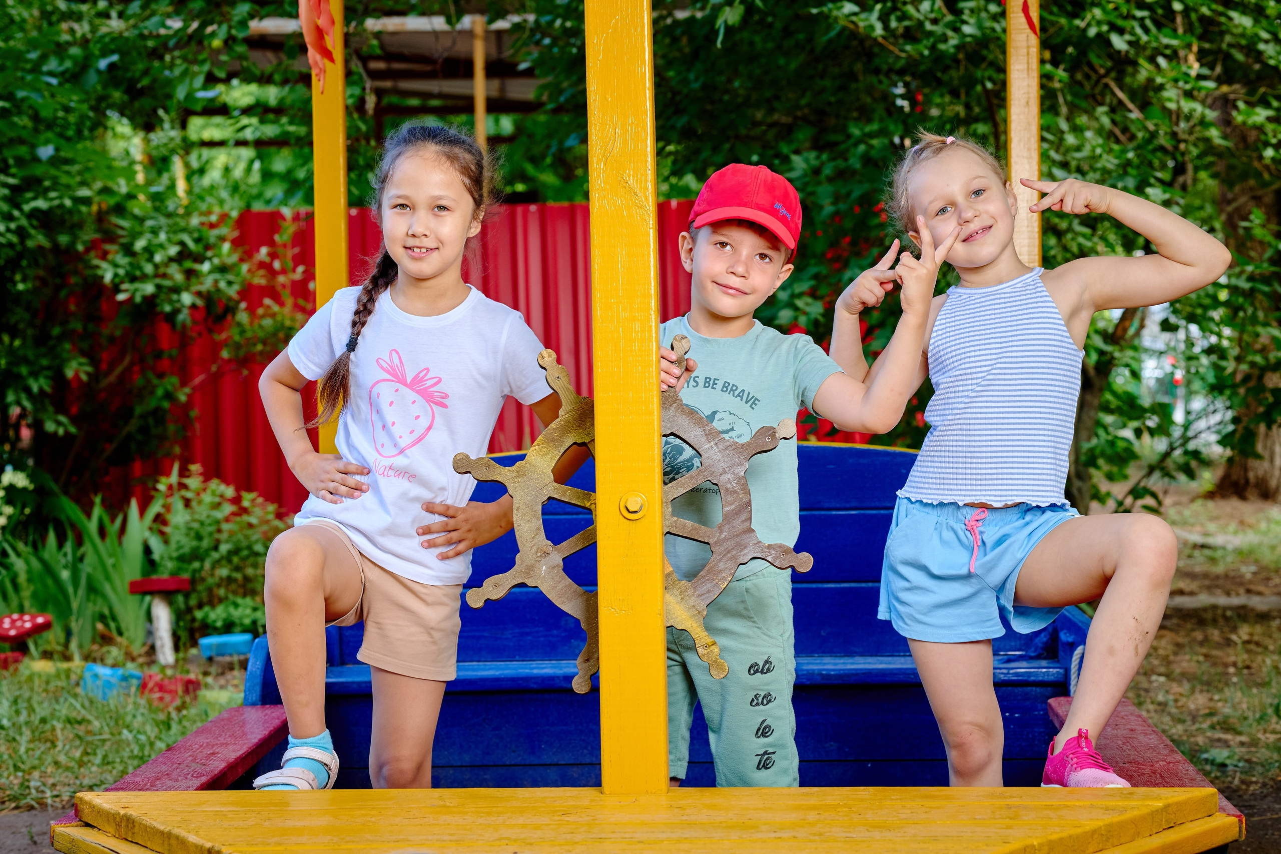 Пример летней съемки в детском саду № 92 Старшая группа Радуга. Фотограф Выпускные альбомы Таганрог Сергей Коробченко