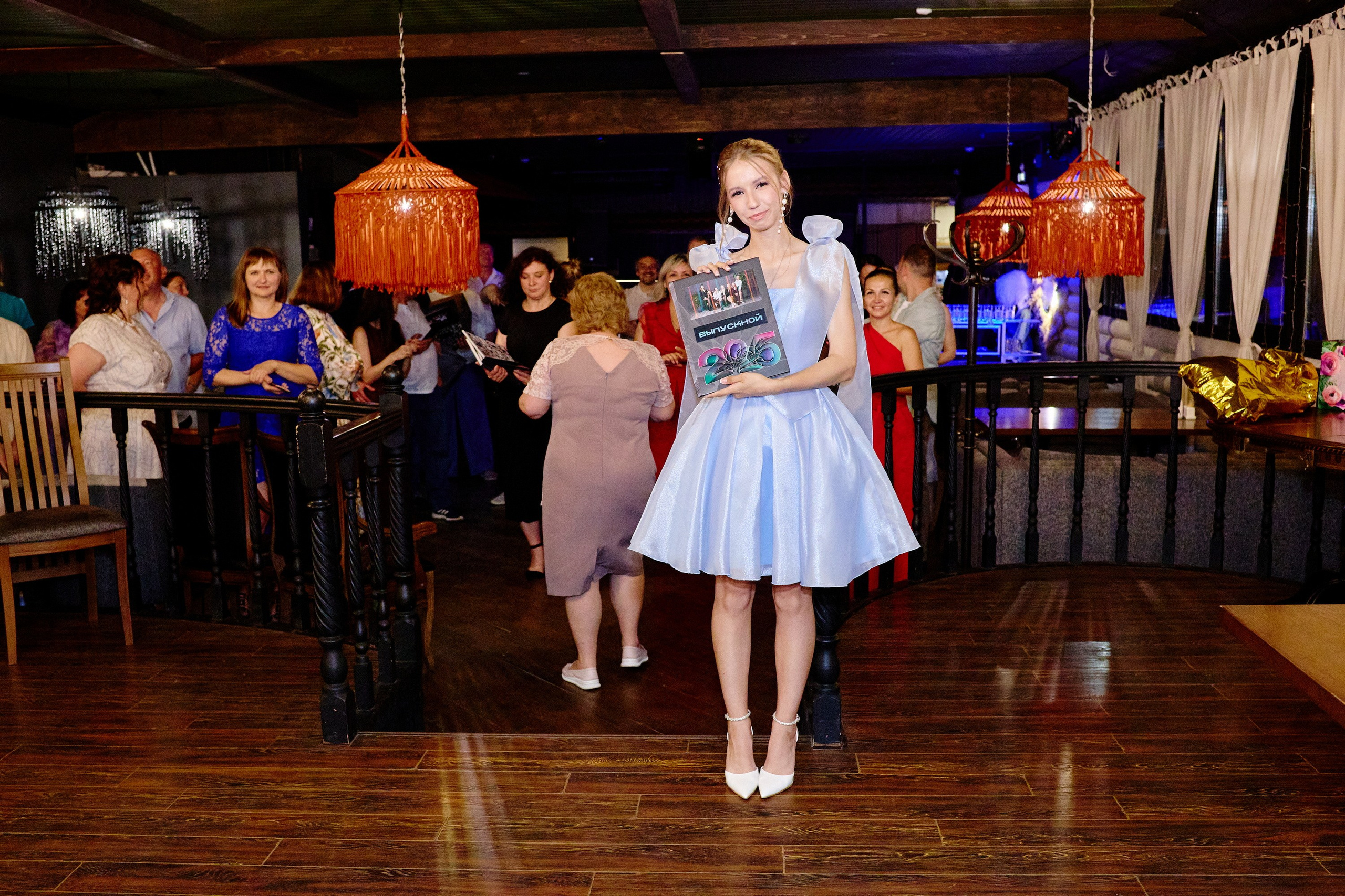 Выпускной 35 Сош. Фотограф Выпускные альбомы Таганрог Сергей Коробченко