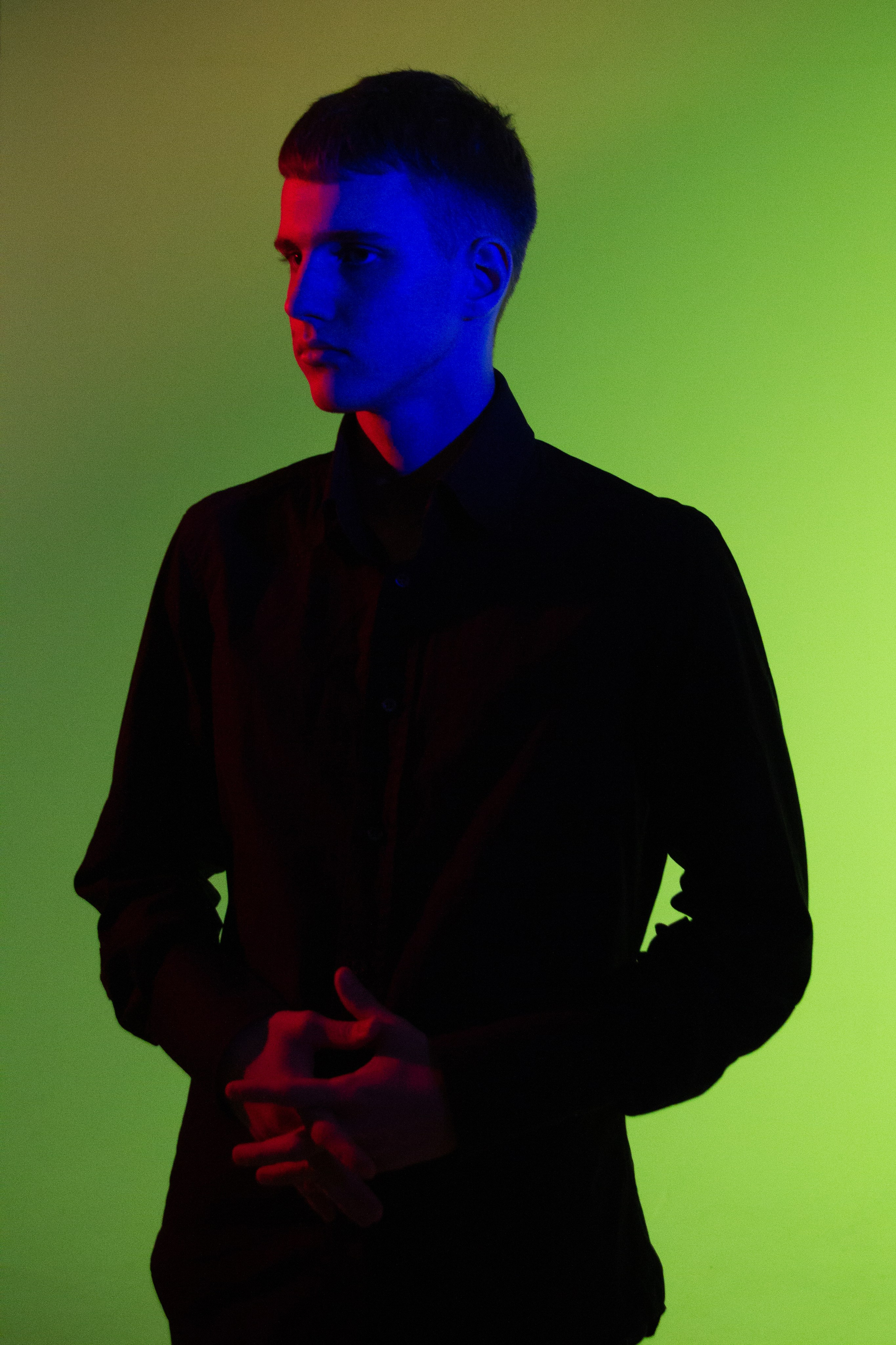 Мужской портрет с цветом. Главная