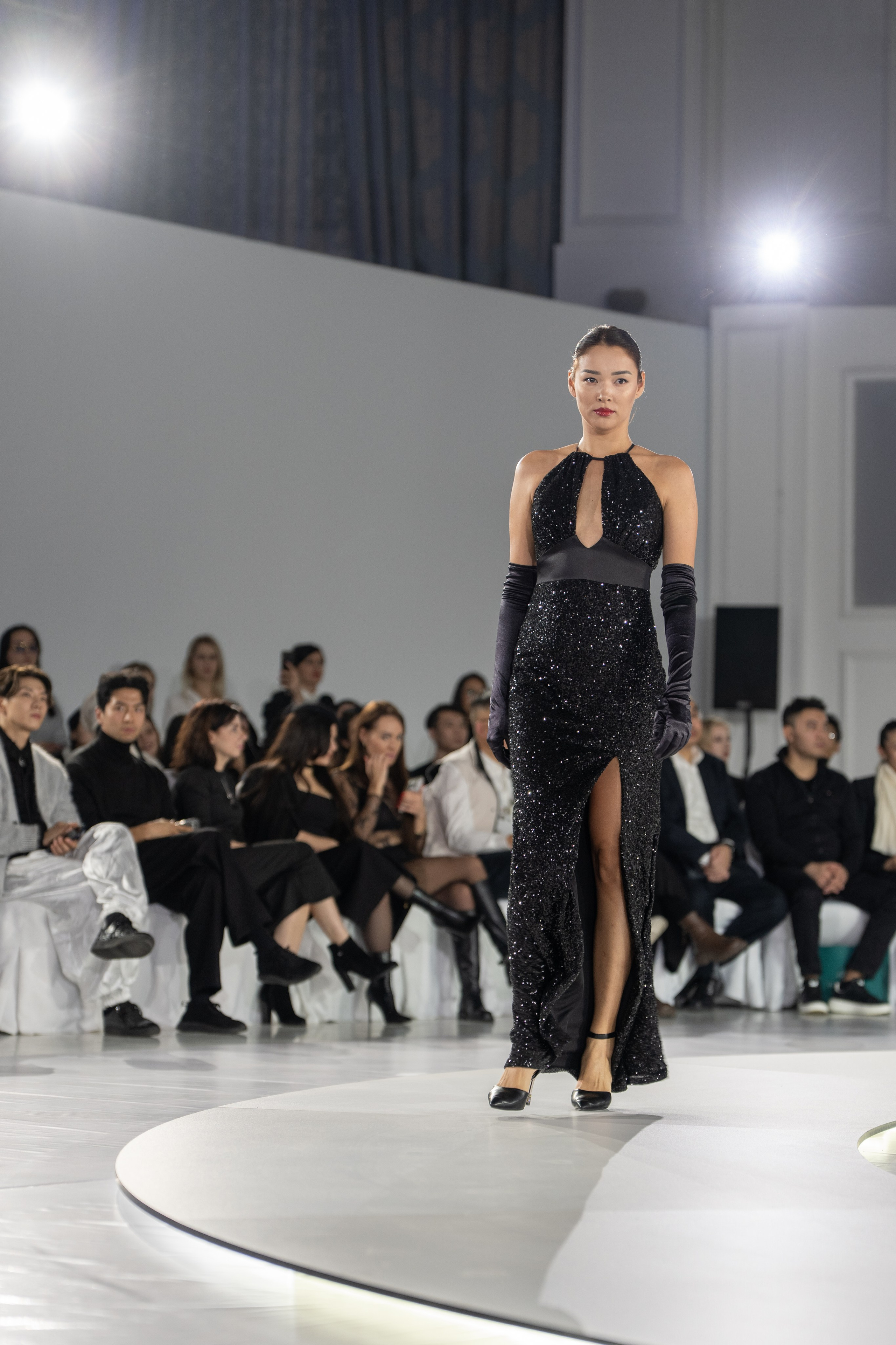 Naiyl Baikuchukov. Сайт Алматинского НЮ АРТ, будуар и фэшн фотографа Дениса Карпенко