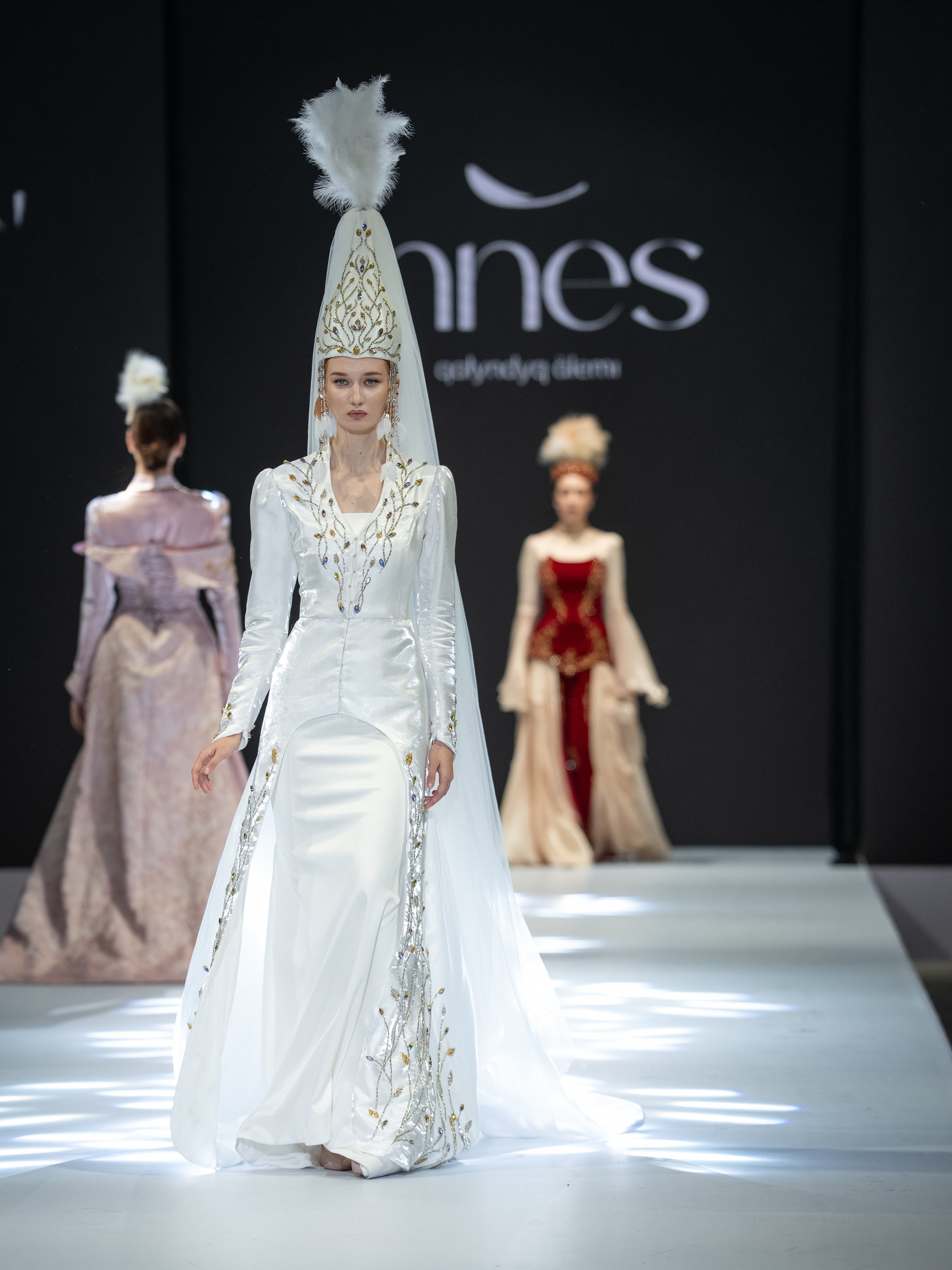 EURASIAN FASHION WEEK Innes. Сайт Алматинского НЮ АРТ, будуар и фэшн фотографа Дениса Карпенко