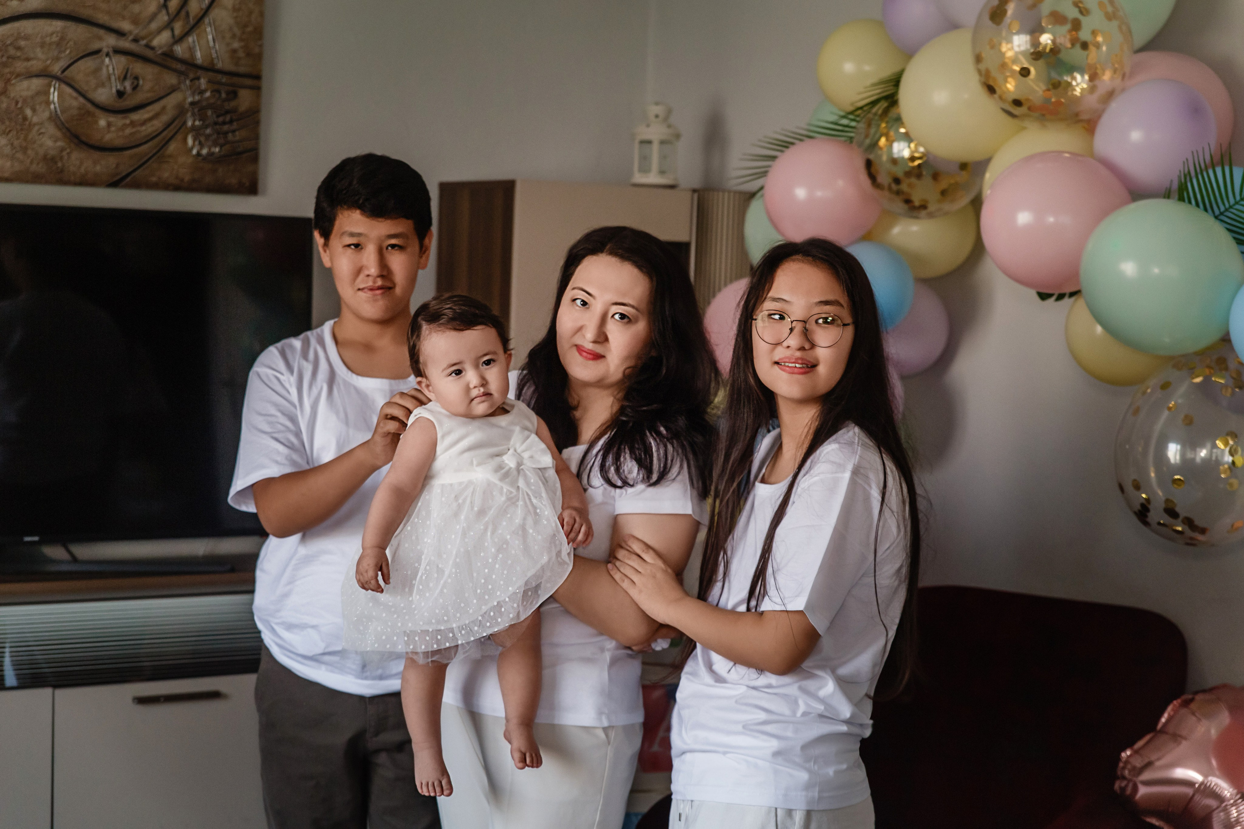 Lifestyle photo session for 1 year of birth. Professional family and children’s photographer in Izmir Irina Eron