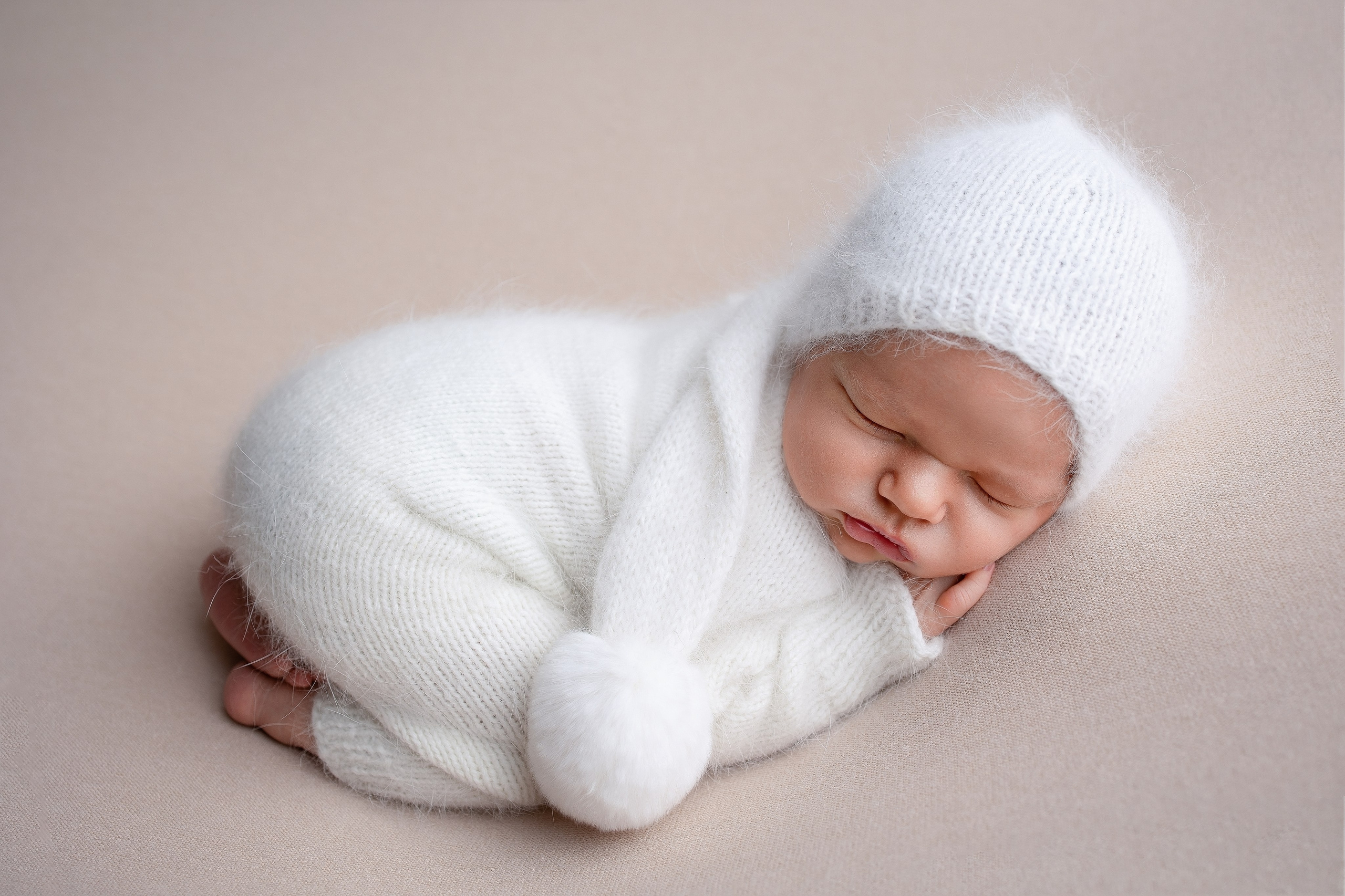 Нежная и милая фотосессия первых дней жизни Вашего ребенка в Минске. Фотограф новорождённых Минск — стоимость newborn фотосессии в Минске